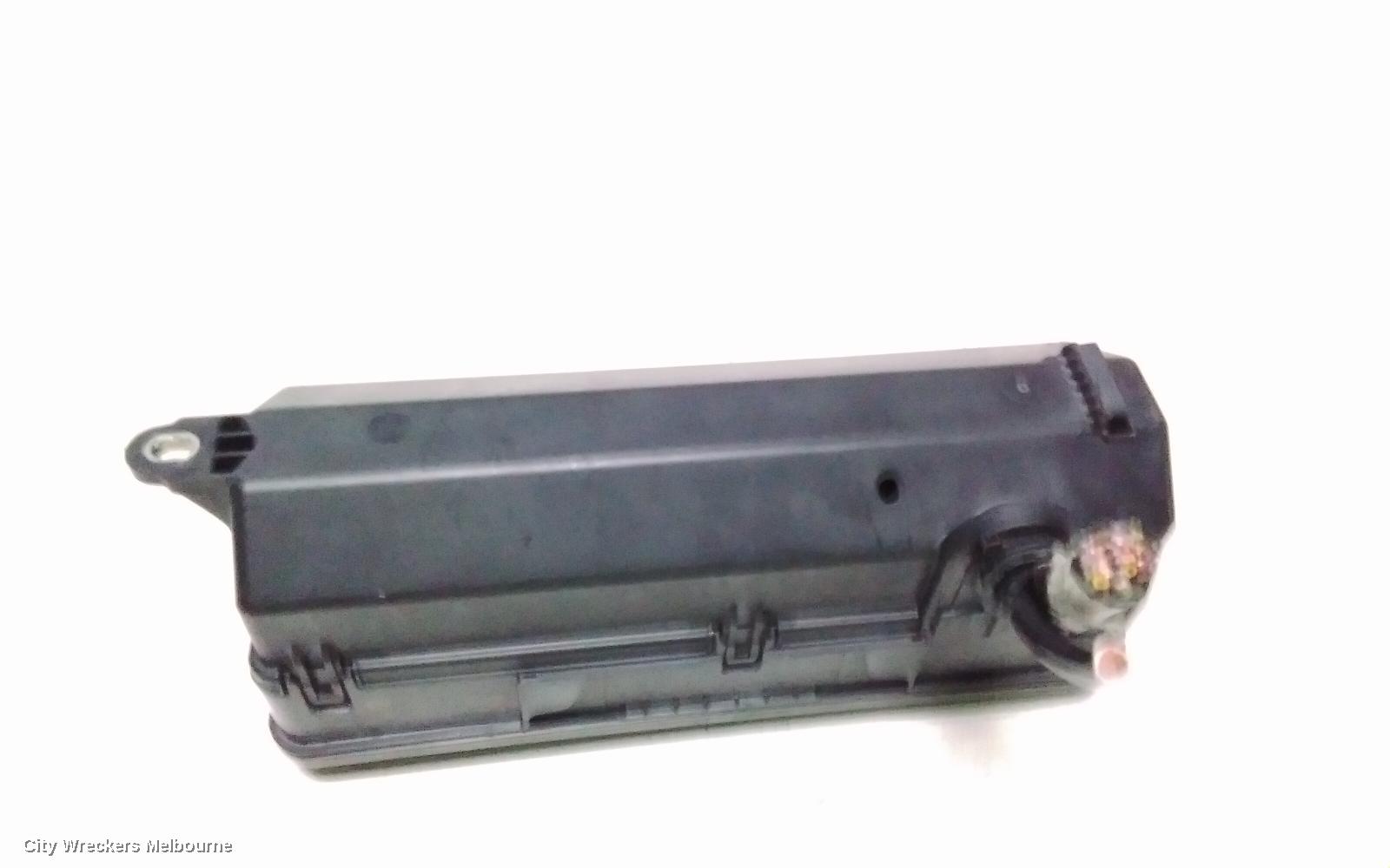 LAND ROVER DISCOVERY SPORT FUSE BOX, ENGINE BAY, PETROL, L550, 01/2015 ONWARDS