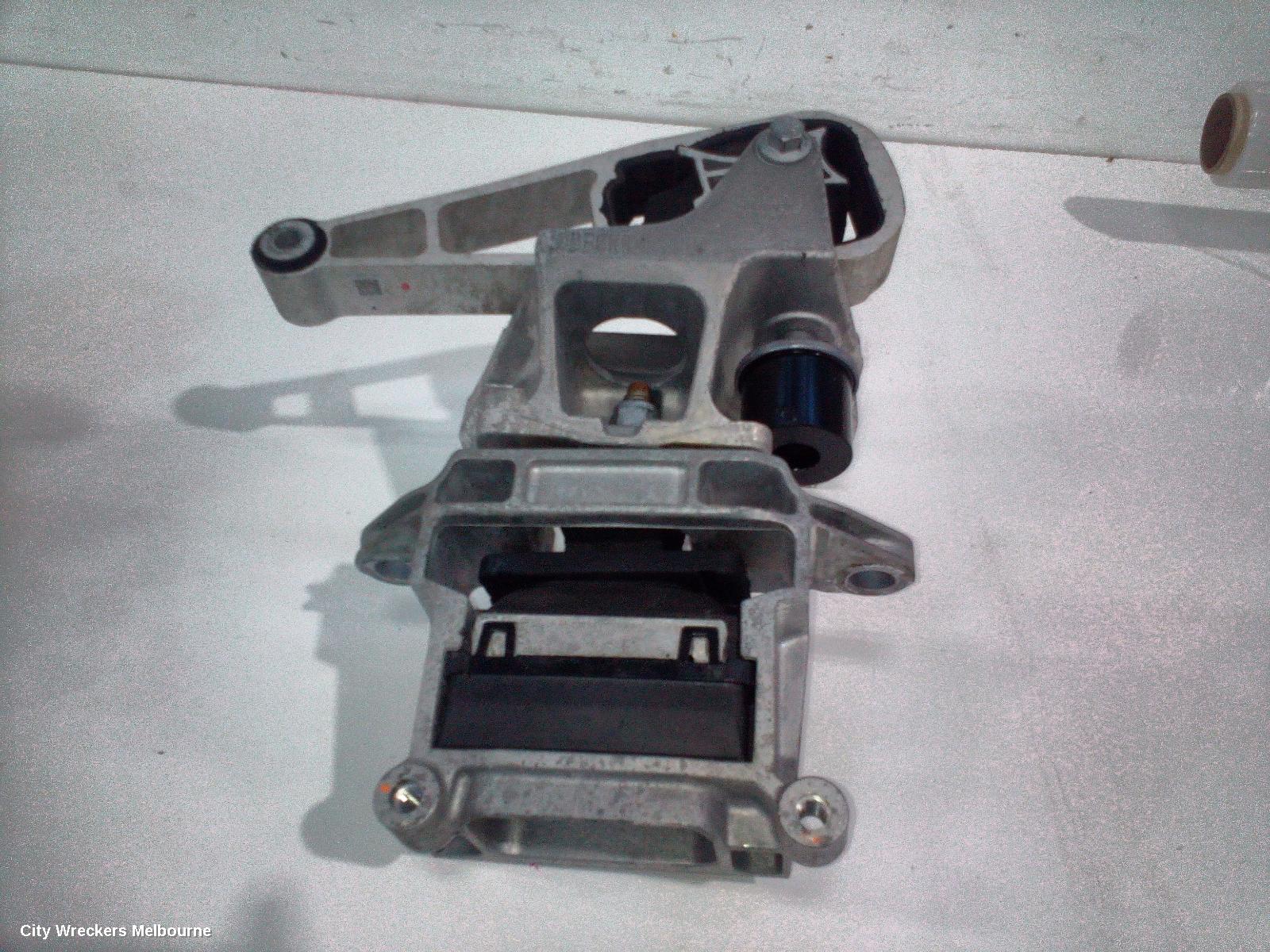 LAND ROVER DISCOVERY SPORT MOUNT, L550, ENGINE MOUNT, PETROL, 2.0, TURBO, AJ20P4, 07/2019 ONWARDS