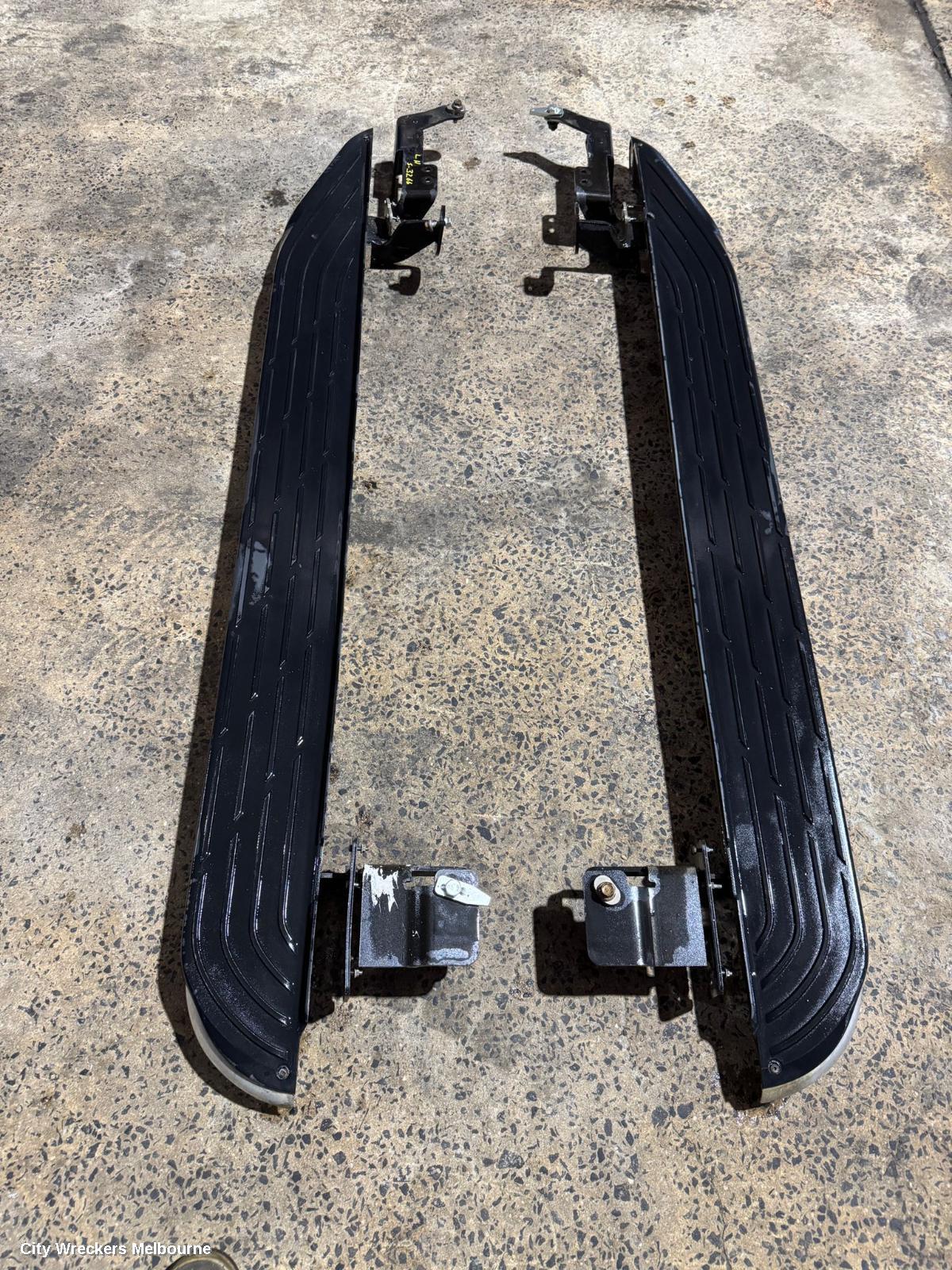 TOYOTA KLUGER SIDE STEP/SKIRT, XU50 SERIES, LH SIDE ONLY, 12/2013 - 02/2021