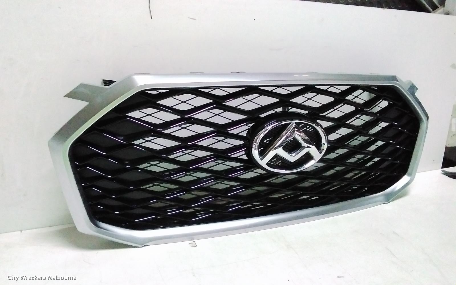 LDV D90 GRILLE, RADIATOR GRILLE, 3 BARS, LIGHT GREY, SV9A, 11/2017 - 04/2024
