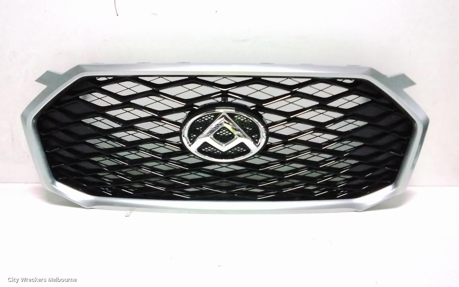 LDV D90 GRILLE, RADIATOR GRILLE, 3 BARS, LIGHT GREY, SV9A, 11/2017 - 04/2024