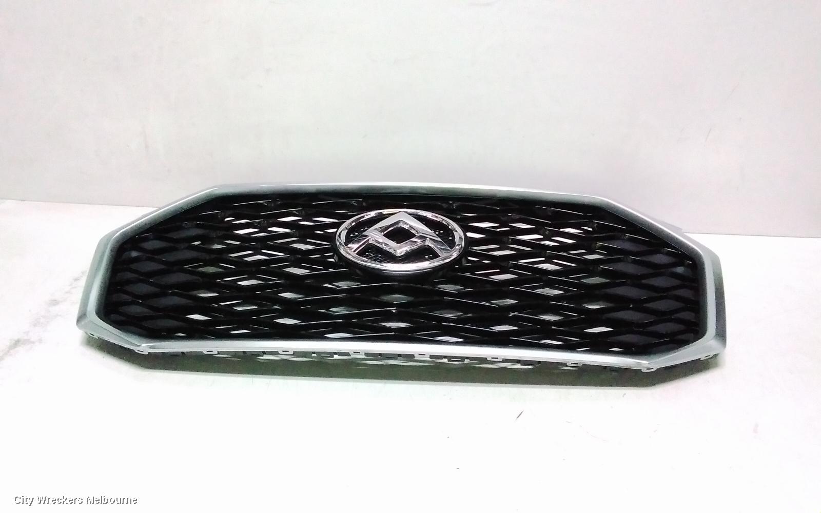 LDV D90 GRILLE, RADIATOR GRILLE, 3 BARS, LIGHT GREY, SV9A, 11/2017 - 04/2024