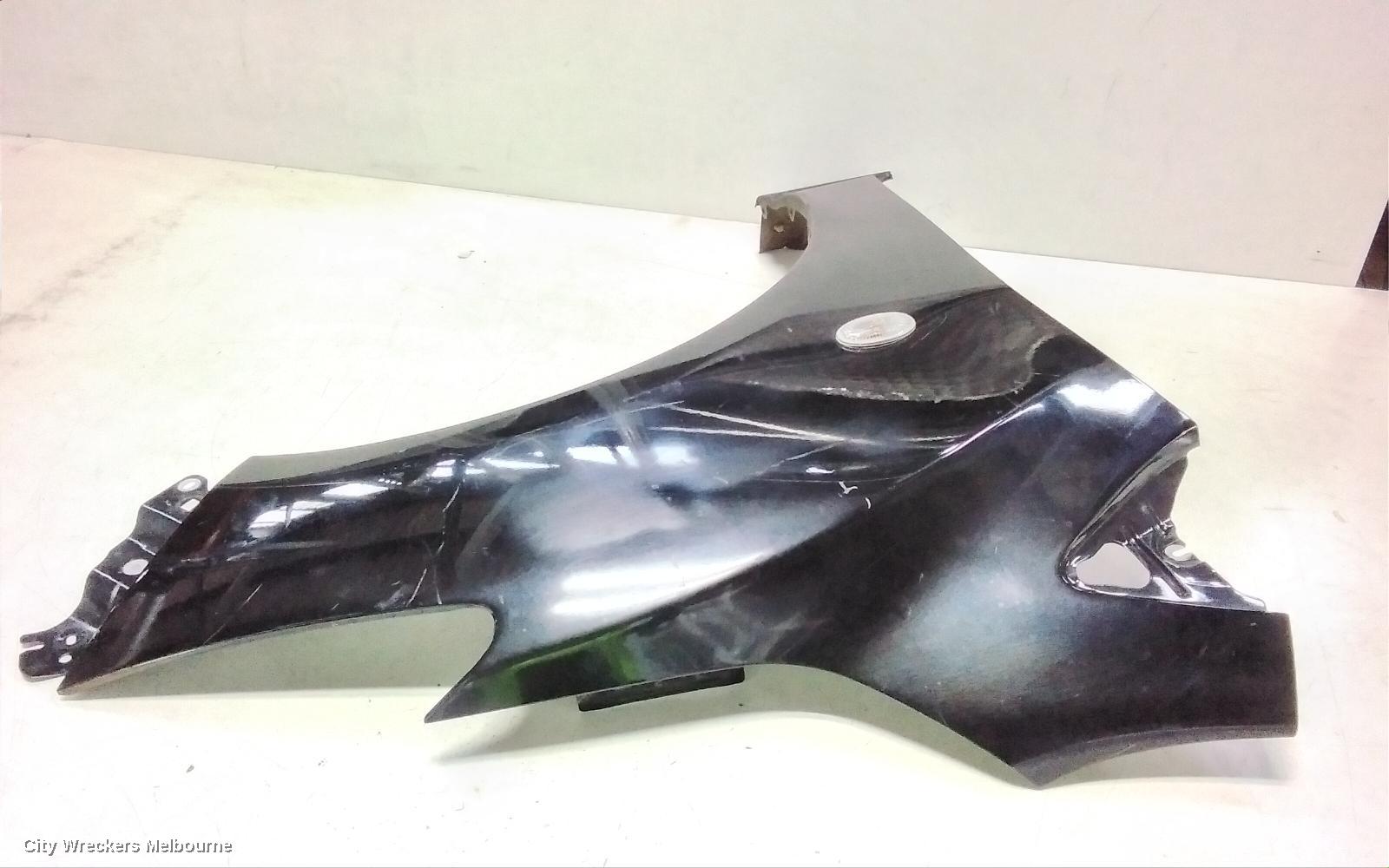 MAZDA 2 RIGHT GUARD, DE SERIES, HATCH, NEO/MAXX, 09/2007 - 04/2010