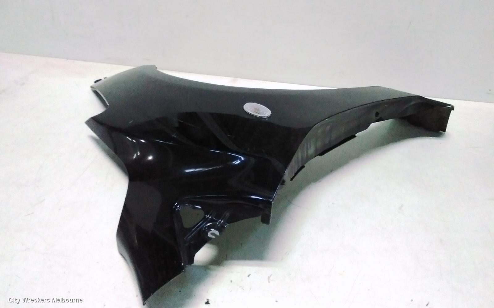 MAZDA 2 RIGHT GUARD, DE SERIES, HATCH, NEO/MAXX, 09/2007 - 04/2010