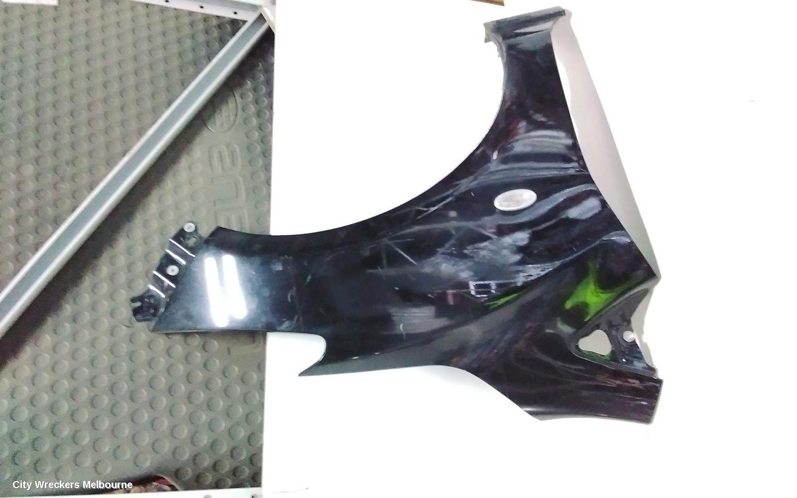 MAZDA 2 RIGHT GUARD, DE SERIES, HATCH, NEO/MAXX, 09/2007 - 04/2010