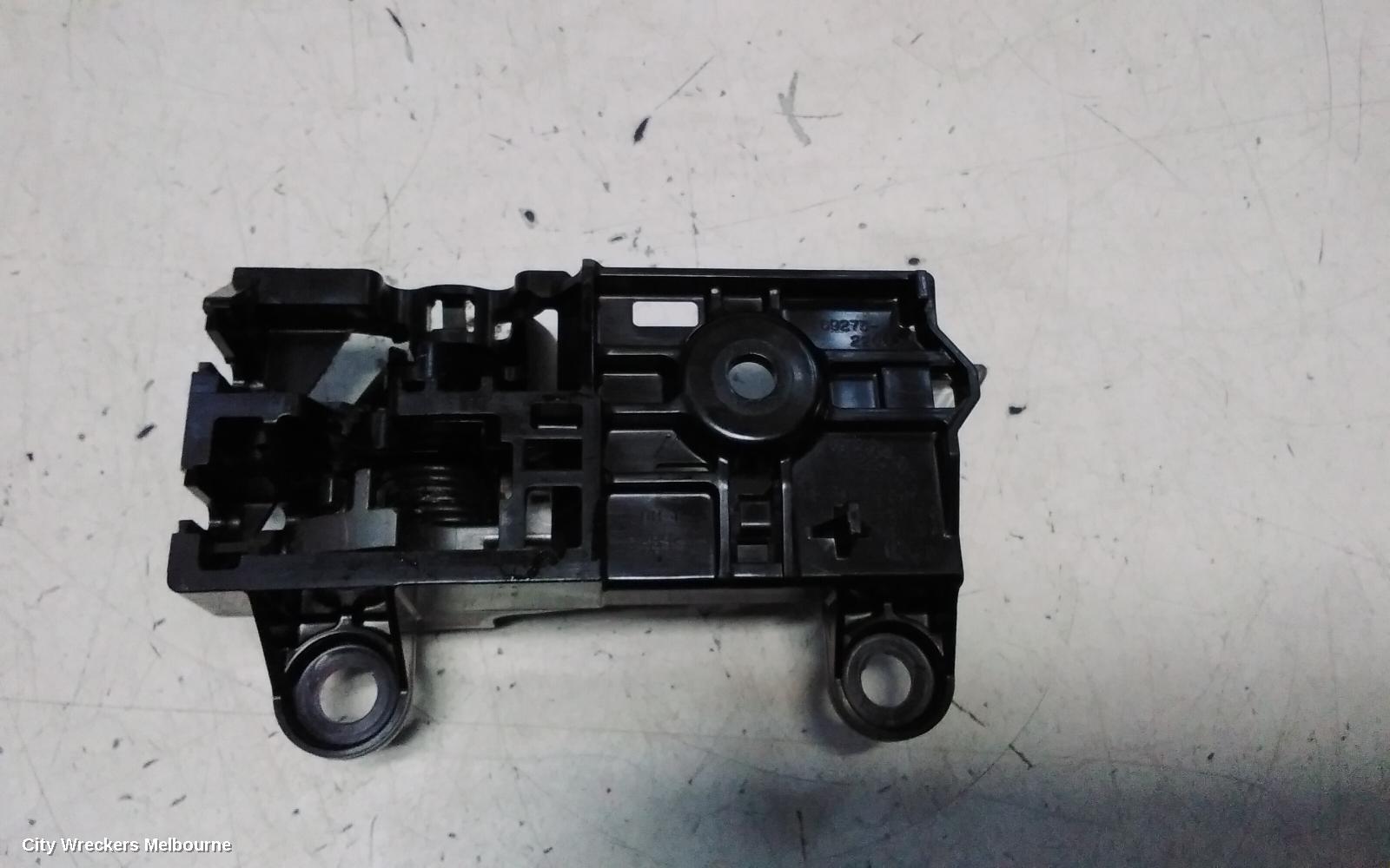 TOYOTA KLUGER DOOR HANDLE, INNER, LH FRONT, SILVER, GSU40/GSU45, 05/2007 - 03/2014