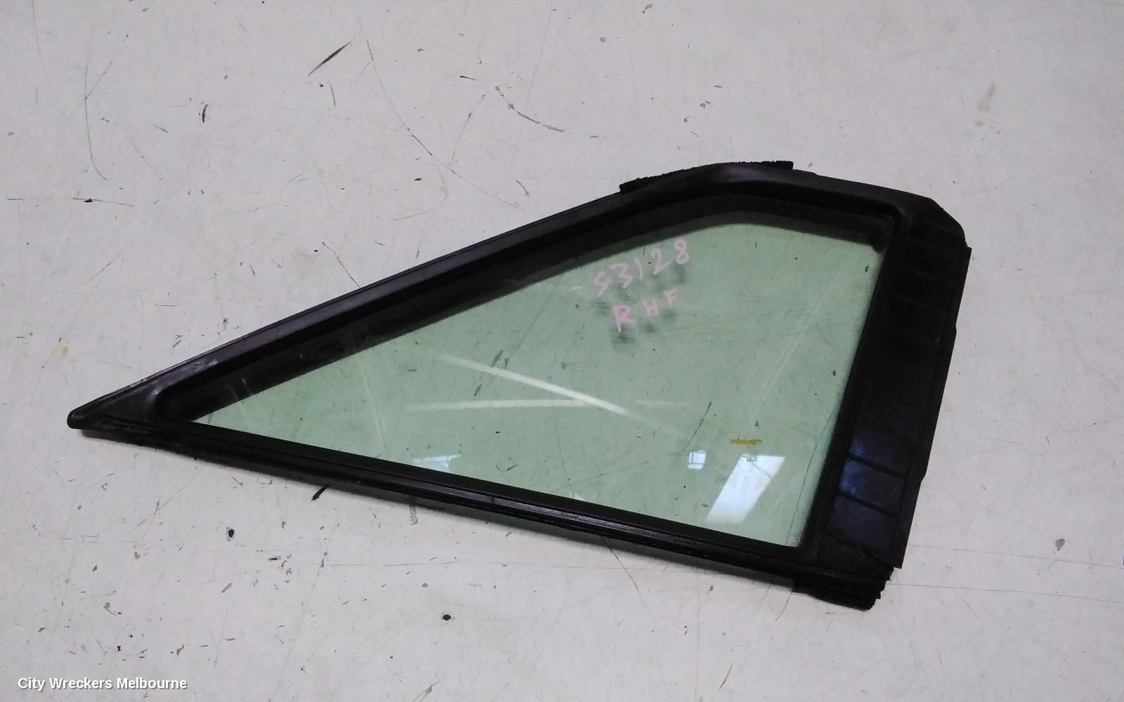 SUBARU FORESTER RIGHT FRONT 1/4 DOOR GLASS, SK, 08/2018 - 11/2024