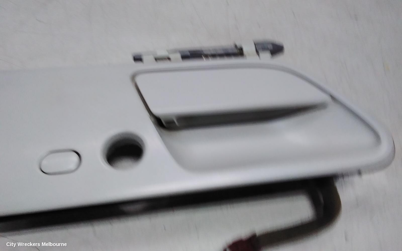 NISSAN ELGRAND DOOR HANDLE, OUTER, RH FRONT, COLOUR CODED TYPE, E51, 05/2002 - 12/2010