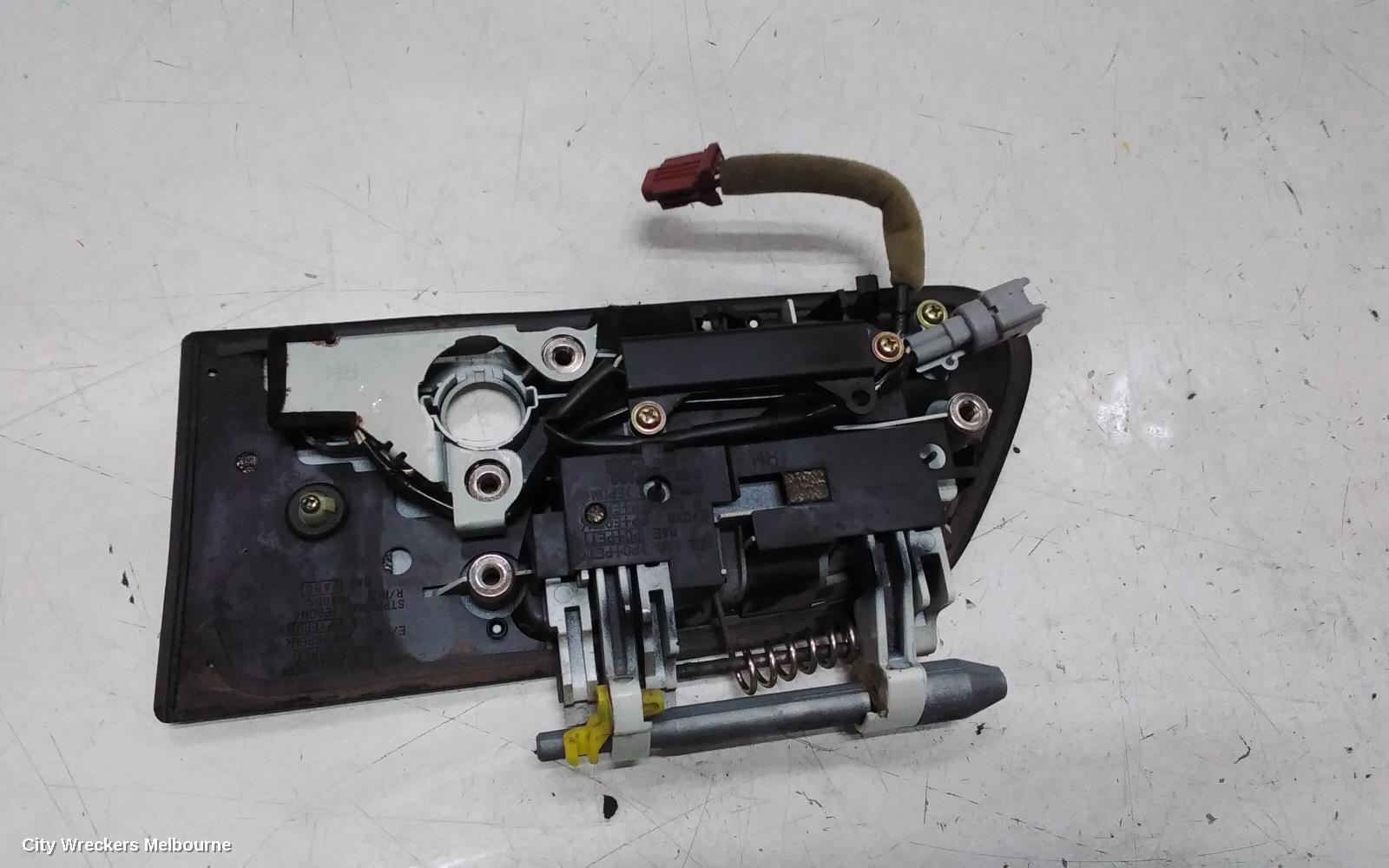 NISSAN ELGRAND DOOR HANDLE, OUTER, RH FRONT, COLOUR CODED TYPE, E51, 05/2002 - 12/2010