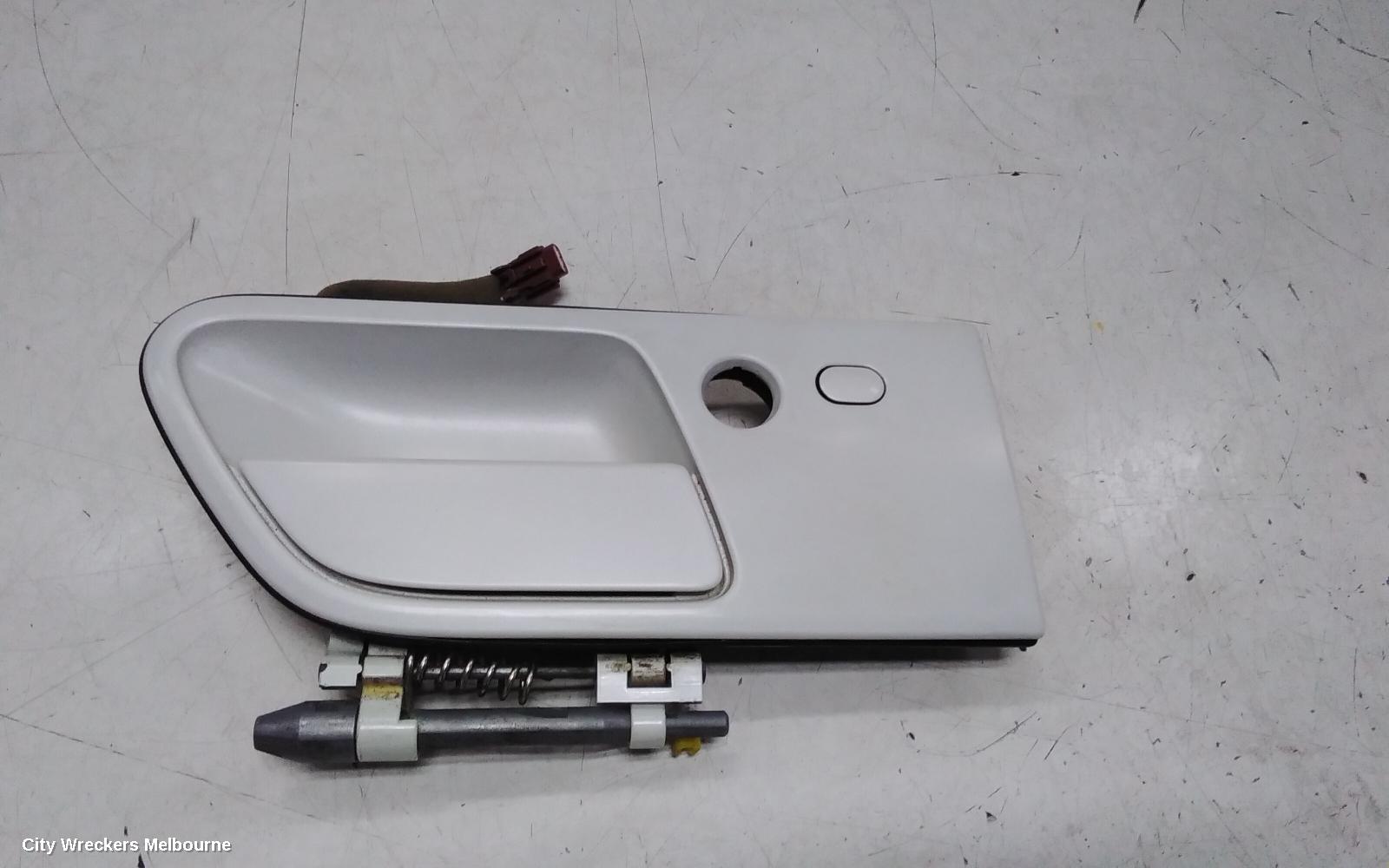 NISSAN ELGRAND DOOR HANDLE, OUTER, RH FRONT, COLOUR CODED TYPE, E51, 05/2002 - 12/2010
