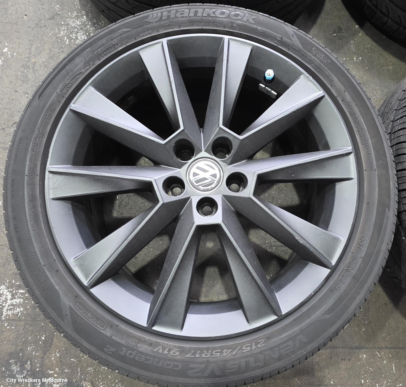 VOLKSWAGEN GOLF WHEEL MAG, FACTORY, 17X7.0IN, DIJON, 5 V SPOKE, BLACK, GEN 7, 11/2012 - 08/2020