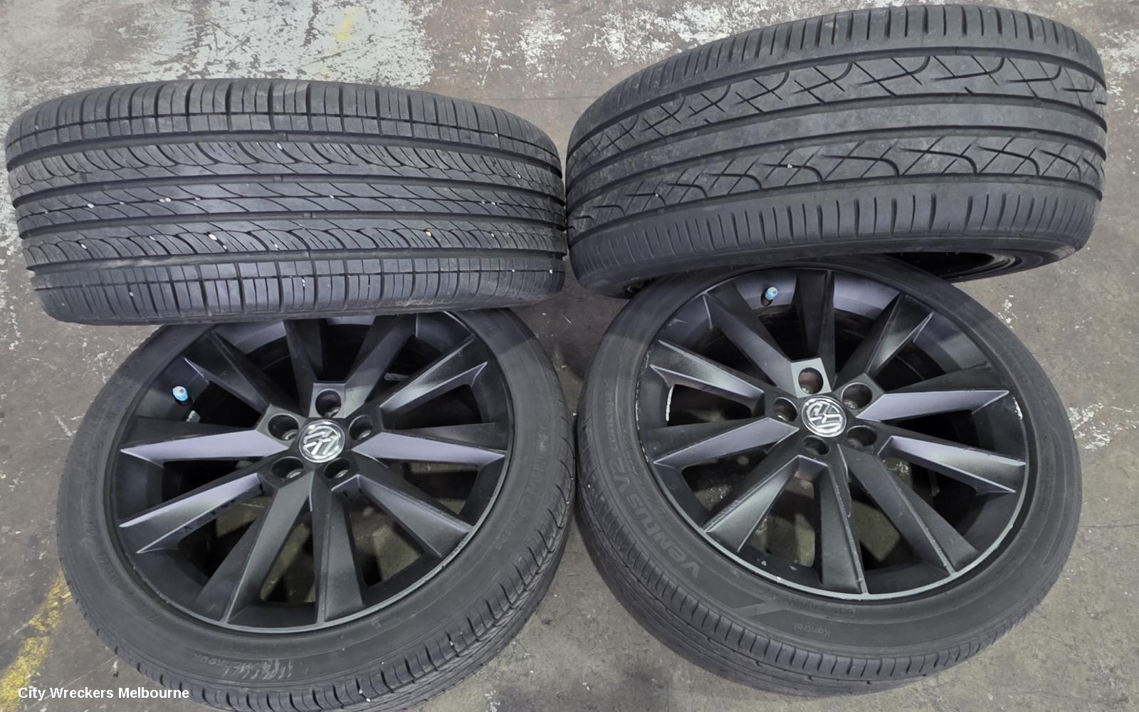 VOLKSWAGEN GOLF WHEEL MAG, FACTORY, 17X7.0IN, DIJON, 5 V SPOKE, BLACK, GEN 7, 11/2012 - 08/2020