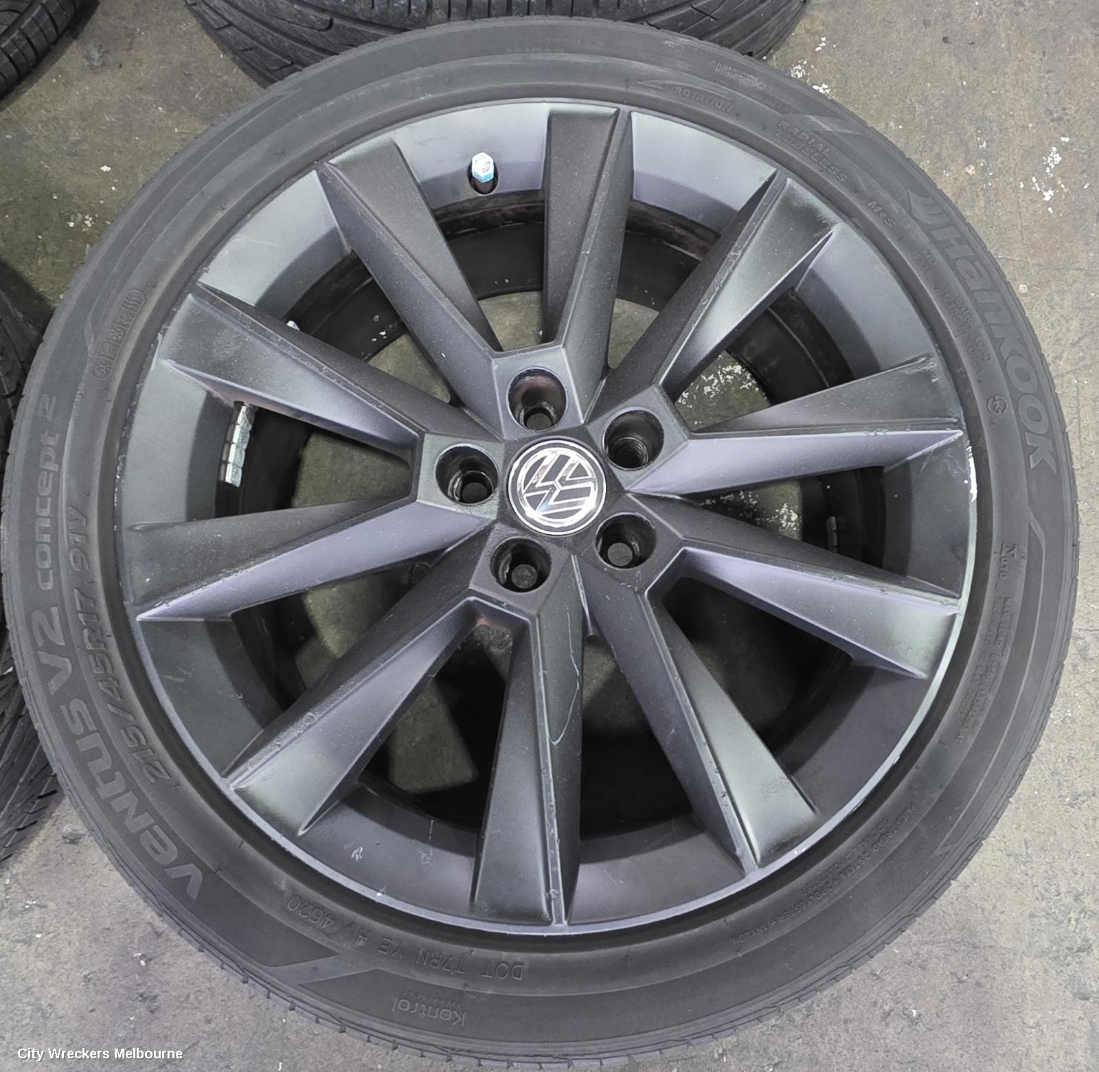 VOLKSWAGEN GOLF WHEEL MAG, FACTORY, 17X7.0IN, DIJON, 5 V SPOKE, BLACK, GEN 7, 11/2012 - 08/2020