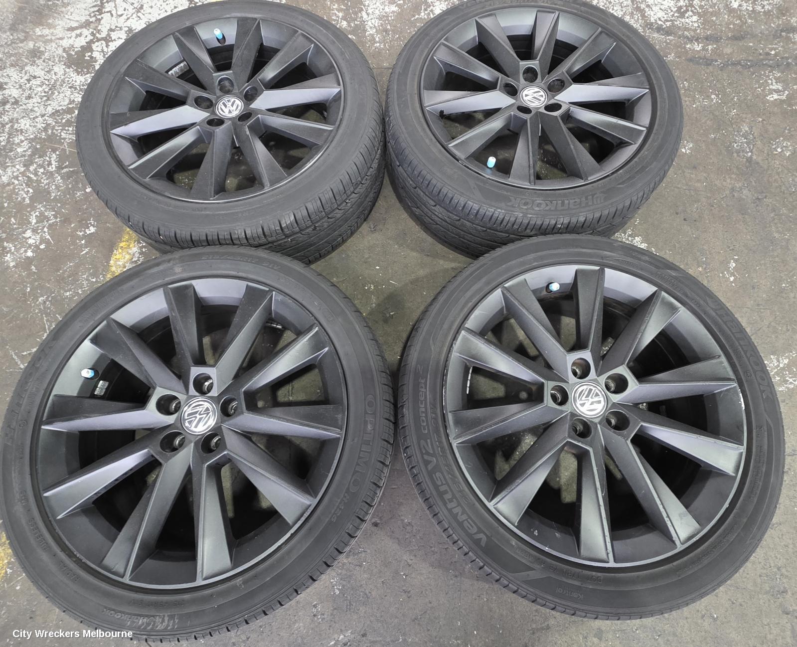 VOLKSWAGEN GOLF WHEEL MAG, FACTORY, 17X7.0IN, DIJON, 5 V SPOKE, BLACK, GEN 7, 11/2012 - 08/2020