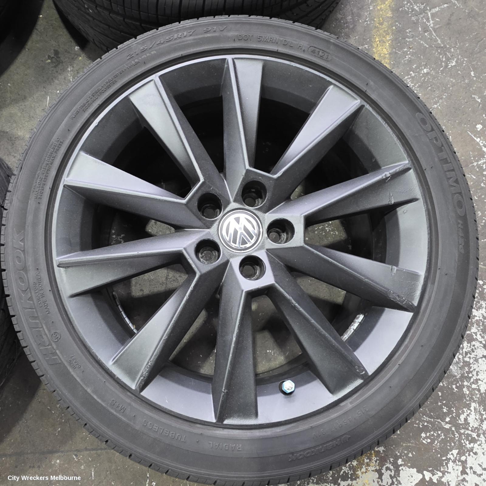 VOLKSWAGEN GOLF WHEEL MAG, FACTORY, 17X7.0IN, DIJON, 5 V SPOKE, BLACK, GEN 7, 11/2012 - 08/2020