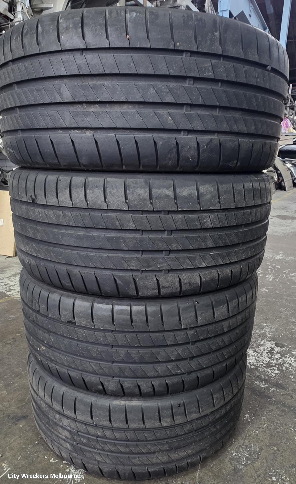 VOLKSWAGEN GOLF WHEEL MAG, FACTORY, 19X8IN, ADELAIDE, 5 V SPOKE, BI-COLOUR, GEN 8, 09/2020 - 06/2024