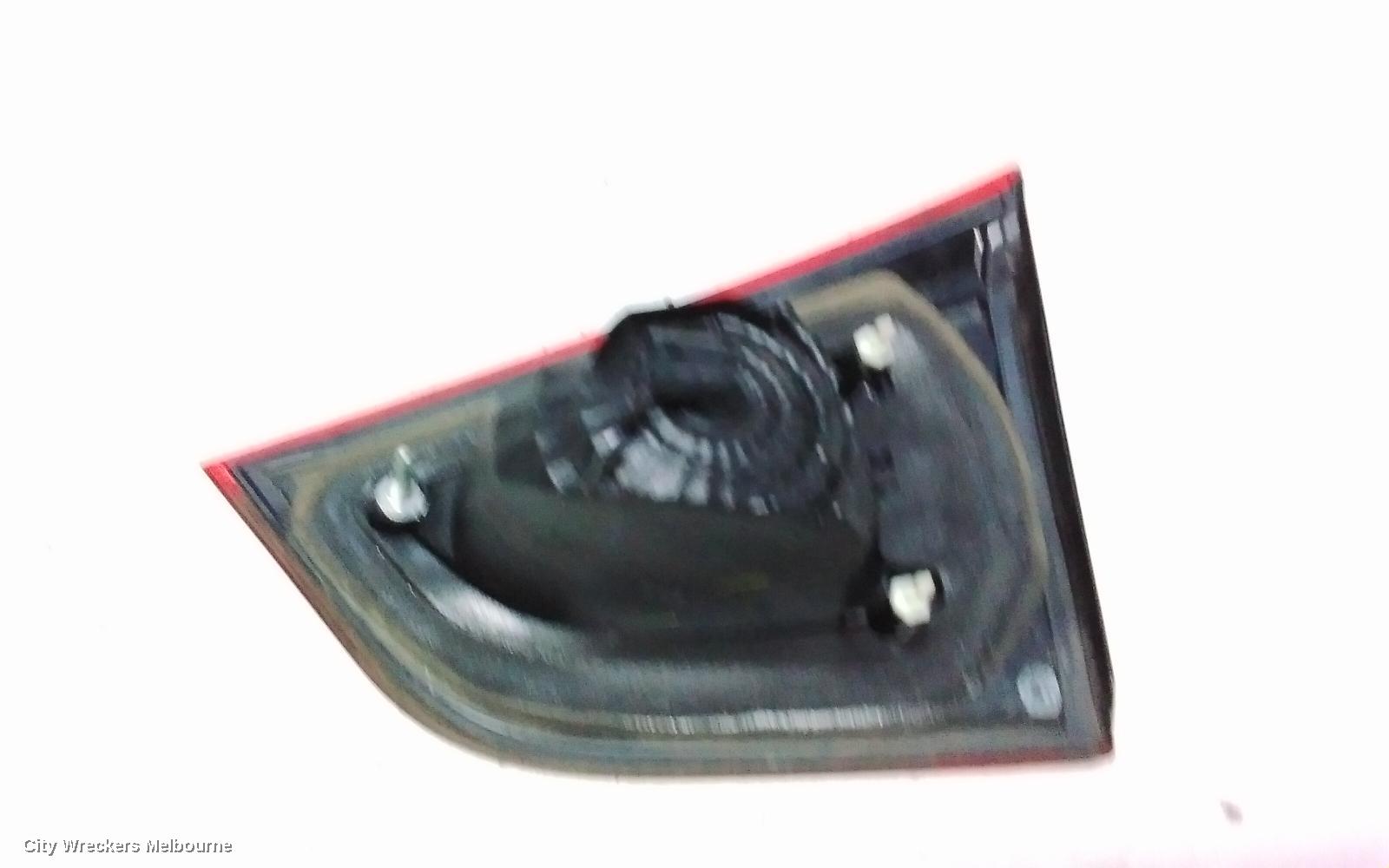 SUZUKI S-CROSS REAR GARNISH, JY, TAILGATE LAMP (LH SIDE), NON LED TYPE, 09/2013 - 05/2022