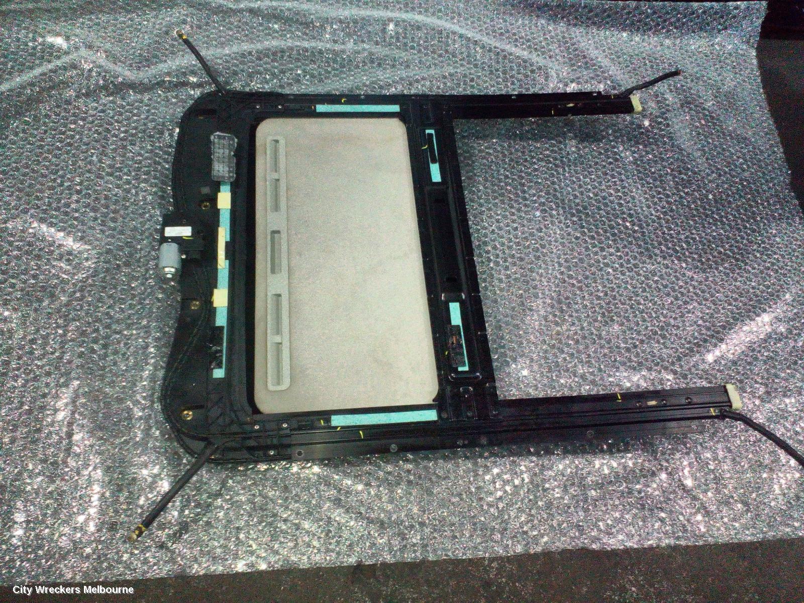 HOLDEN COMMODORE ROOF GLASS/SUNROOF/T, SUNROOF, VF, 05/2013 - 12/2017