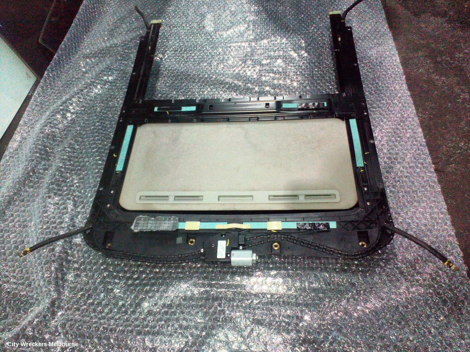 HOLDEN COMMODORE ROOF GLASS/SUNROOF/T, SUNROOF, VF, 05/2013 - 12/2017
