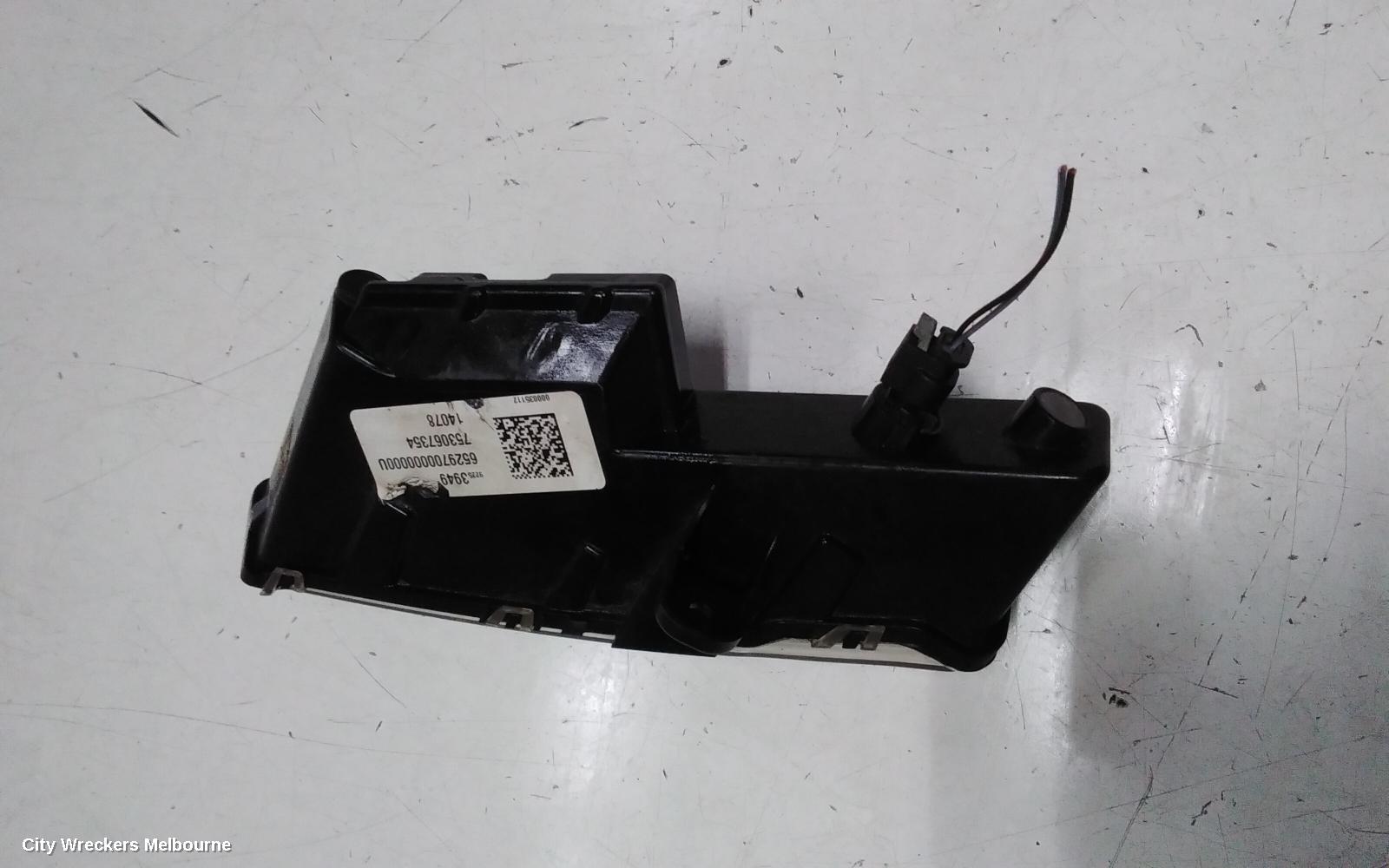 HOLDEN COMMODORE LEFT INDICATOR/FOG/SIDE, BUMPER FOGLAMP SURROUND, VF, CALAIS/CALAIS-V, 05/2013 - 12/2017