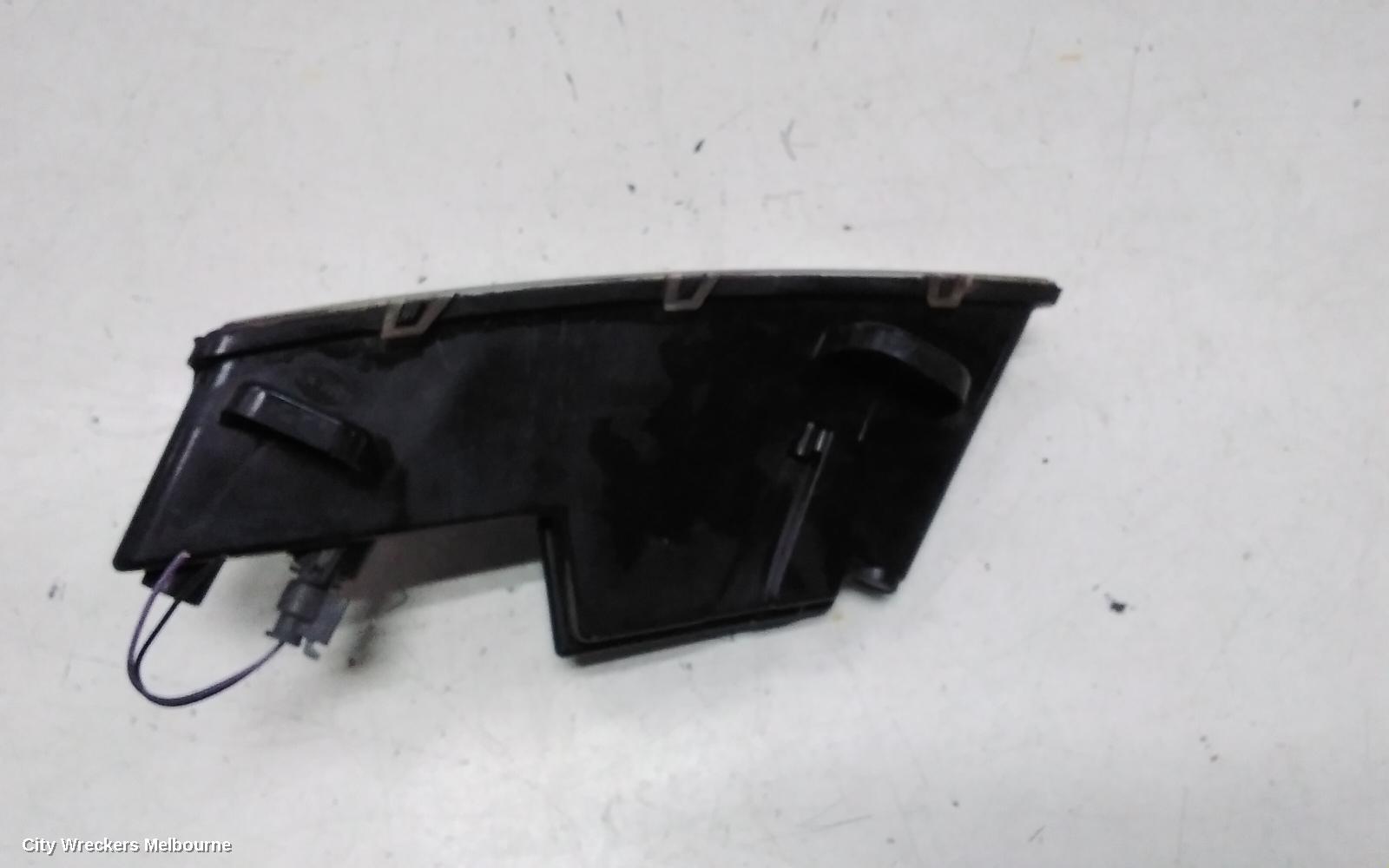 HOLDEN COMMODORE RIGHT INDICATOR/FOG/SIDE, BUMPER FOGLAMP SURROUND, VF, CALAIS/CALAIS-V, 05/2013 - 12/2017