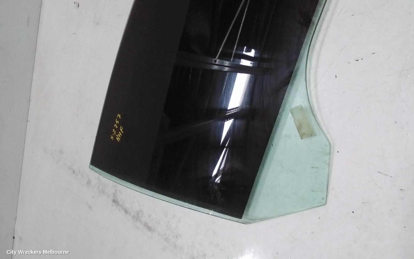 HOLDEN COMMODORE RIGHT FRONT DOOR WINDOW, VF, 05/2013 - 12/2017