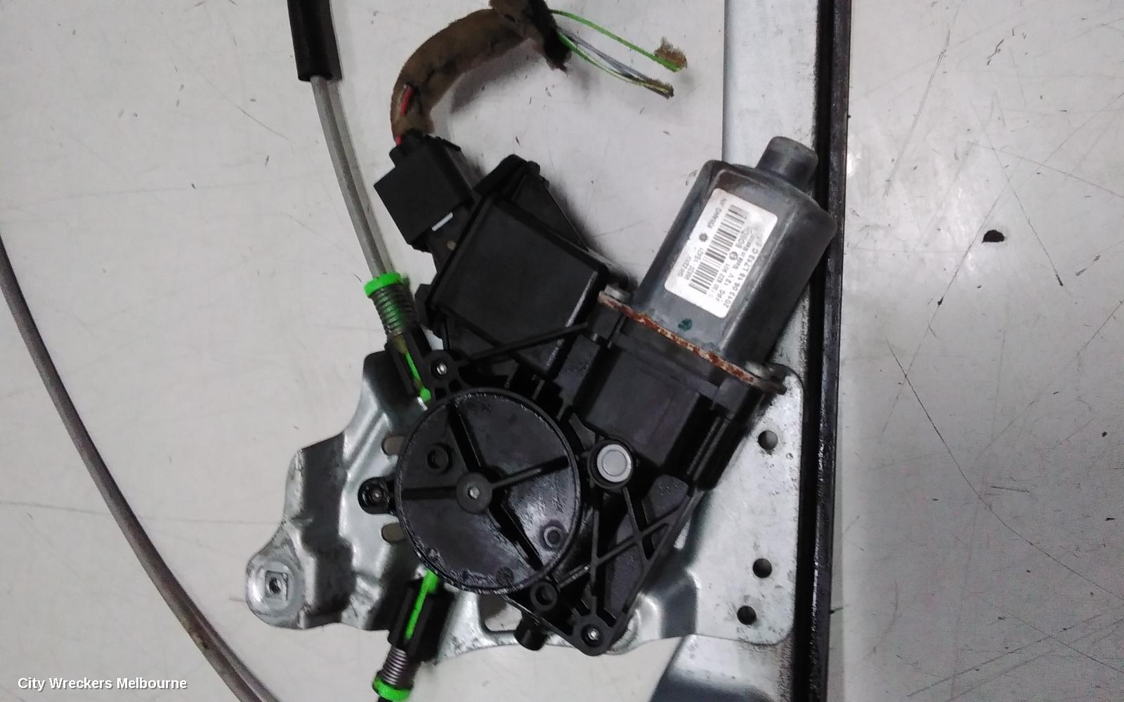 HOLDEN COMMODORE RIGHT FRONT WINDOW REG/MOTOR, VF, SV6/SS/SS-V/CALAIS/CALAIS-V, 05/2013 - 12/2017