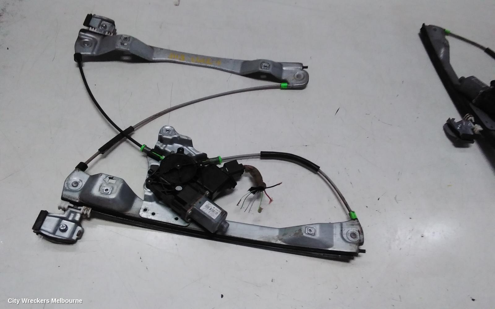 HOLDEN COMMODORE RIGHT FRONT WINDOW REG/MOTOR, VF, SV6/SS/SS-V/CALAIS/CALAIS-V, 05/2013 - 12/2017