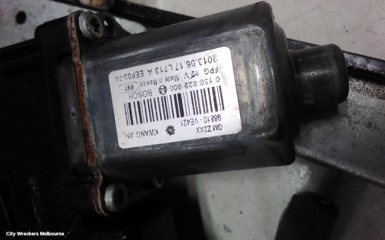 HOLDEN COMMODORE LEFT FRONT WINDOW REG/MOTOR, VF, SV6/SS/SS-V/CALAIS/CALAIS-V, 05/2013 - 12/2017