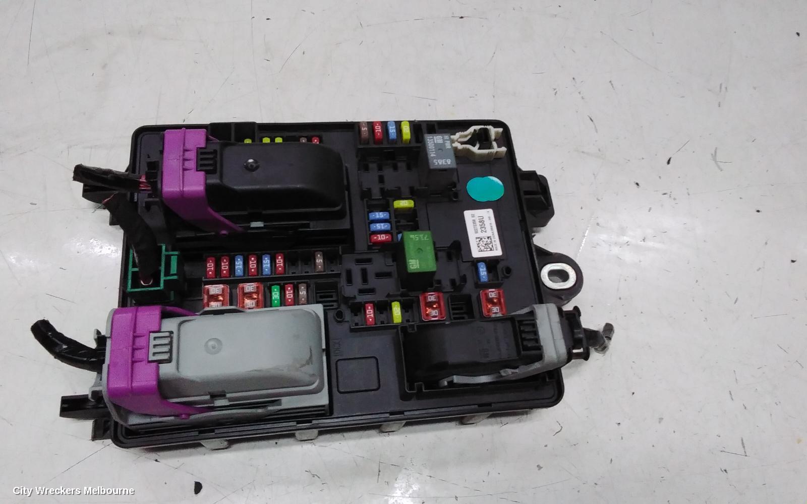 HOLDEN COMMODORE FUSE BOX, ENGINE BAY, VF, 05/2013 - 12/2017
