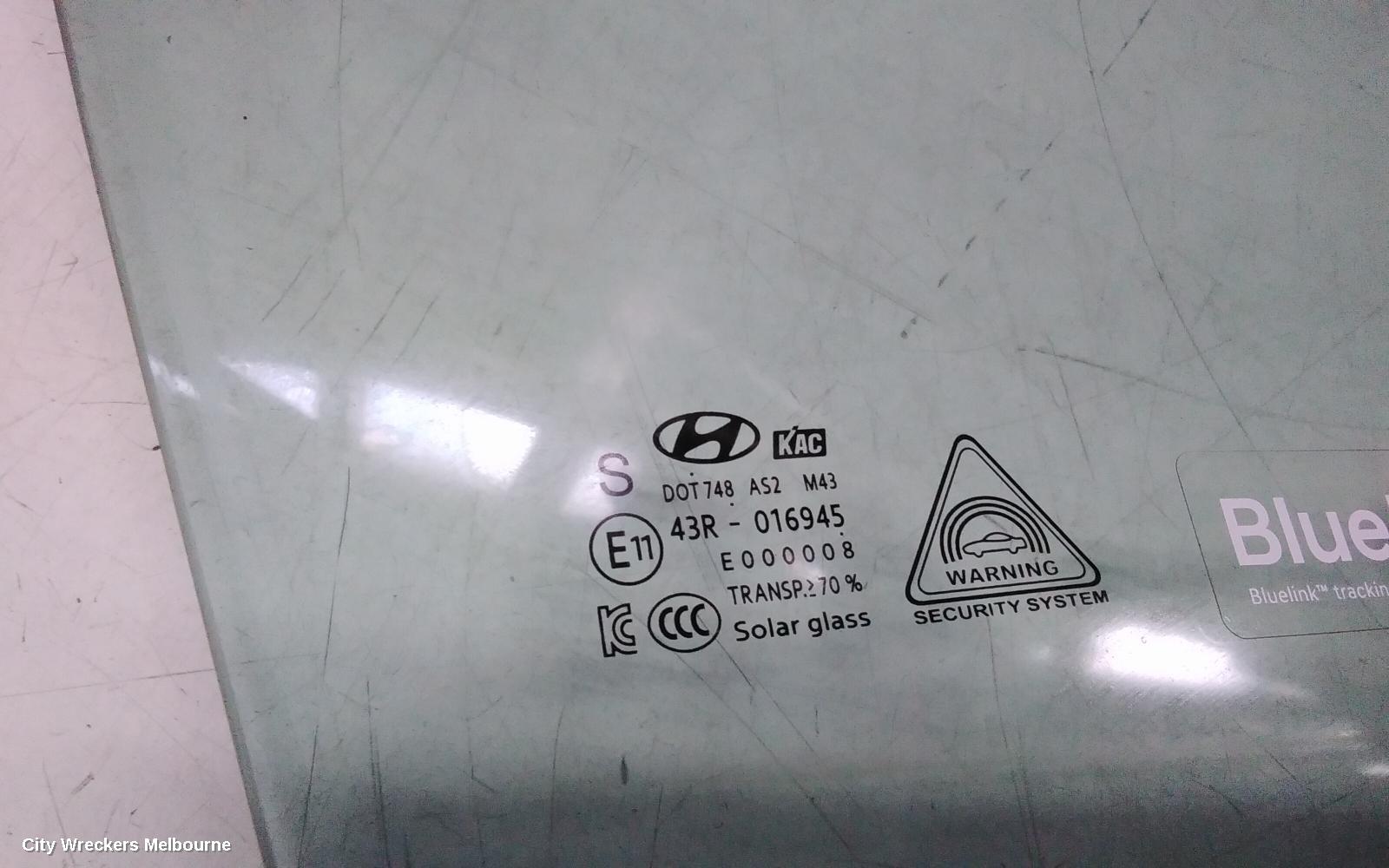 HYUNDAI TUCSON RIGHT FRONT DOOR WINDOW, NX4, GREEN TINT TYPE, 02/2021 ONWARDS