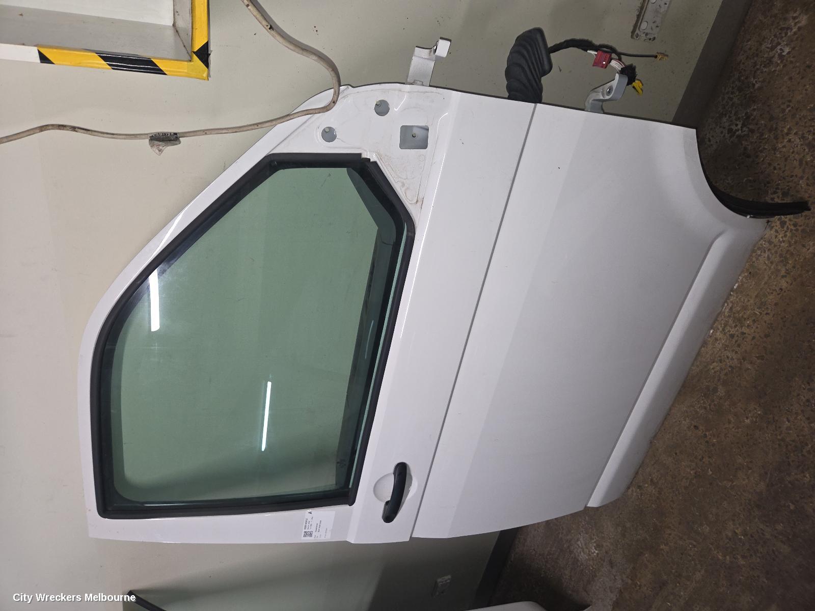 VOLKSWAGEN TRANSPORTER RIGHT FRONT DOOR, T6, 07/2015 - 08/2024