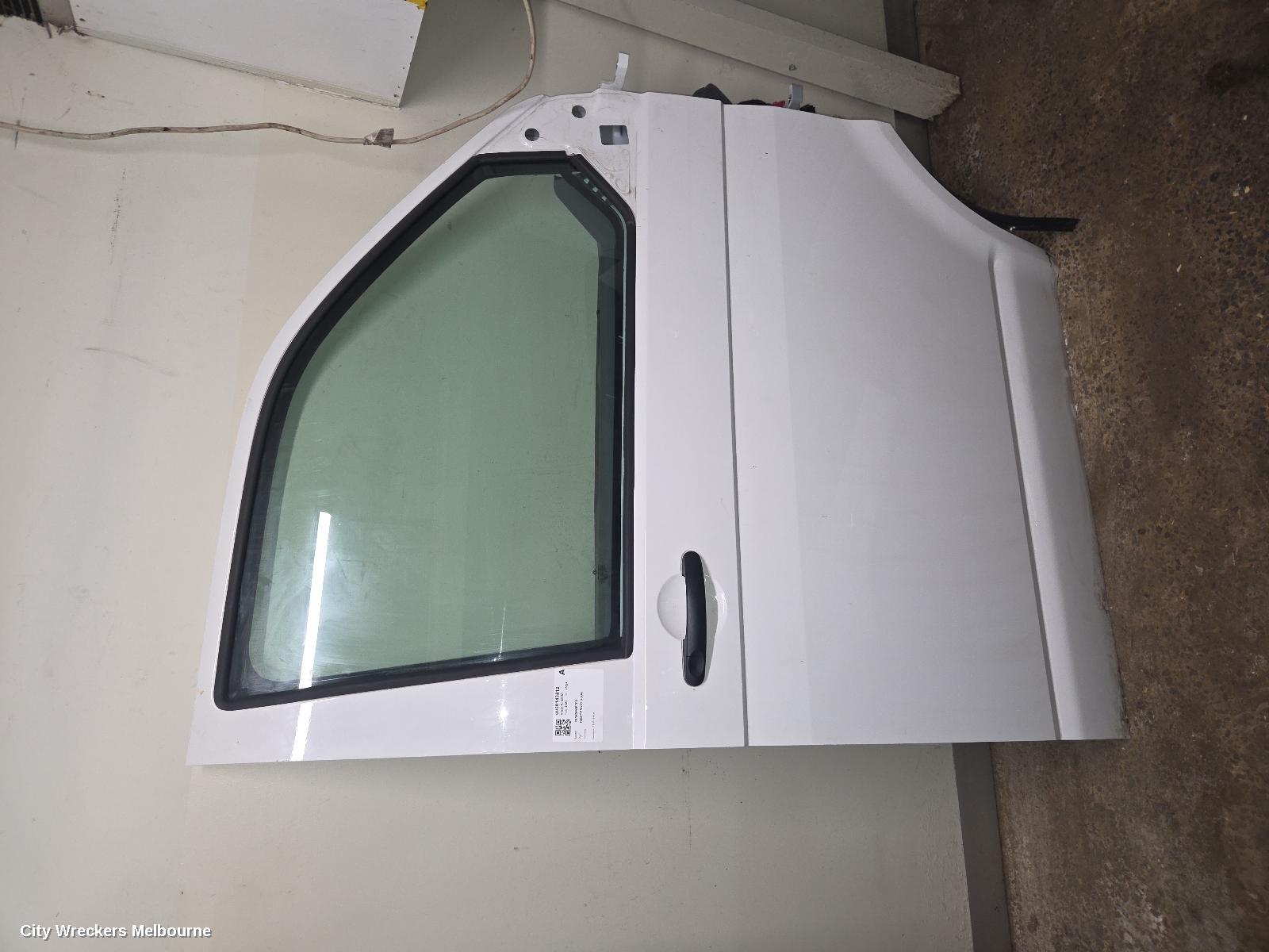 VOLKSWAGEN TRANSPORTER RIGHT FRONT DOOR, T6, 07/2015 - 08/2024