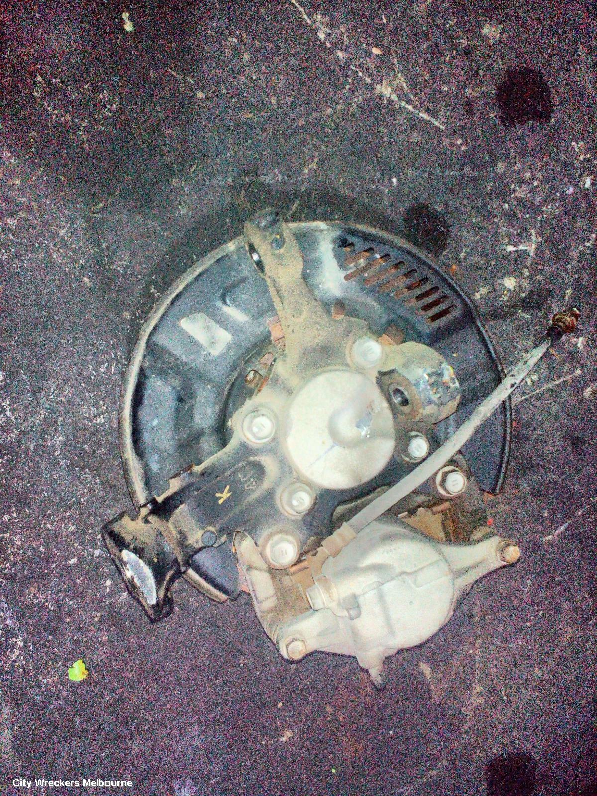 TOYOTA HIACE LEFT FRONT HUB ASSEMBLY, TRH/KDH, ABS TYPE, 2WD, 01/2005 - 04/2019