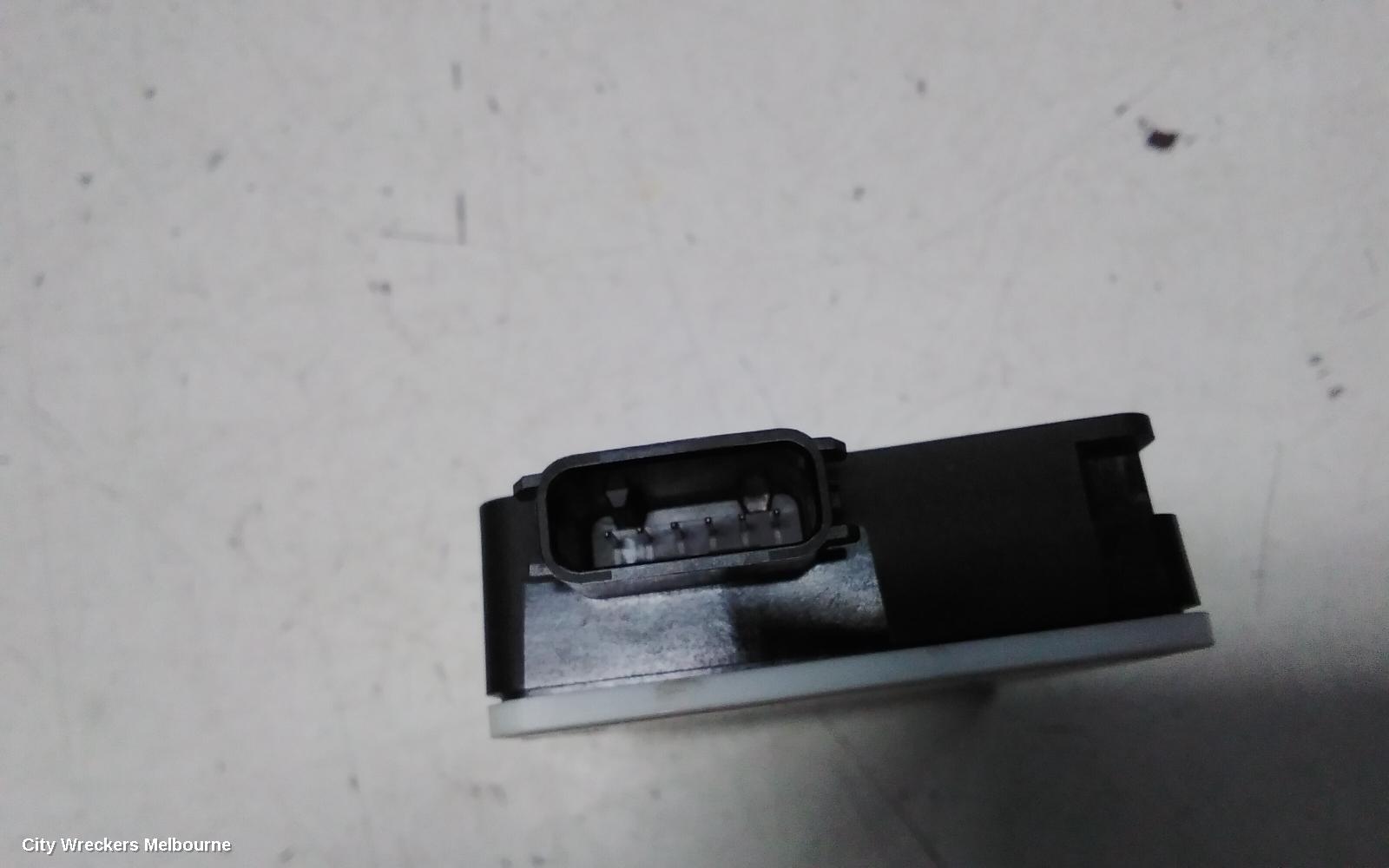 MERCEDES GLA CLASS REVERSE CAMERA, BLIND SPOT MONITOR SENSOR (LH REAR BEHIND BUMPER), X156, 04/2014 - 01/2020
