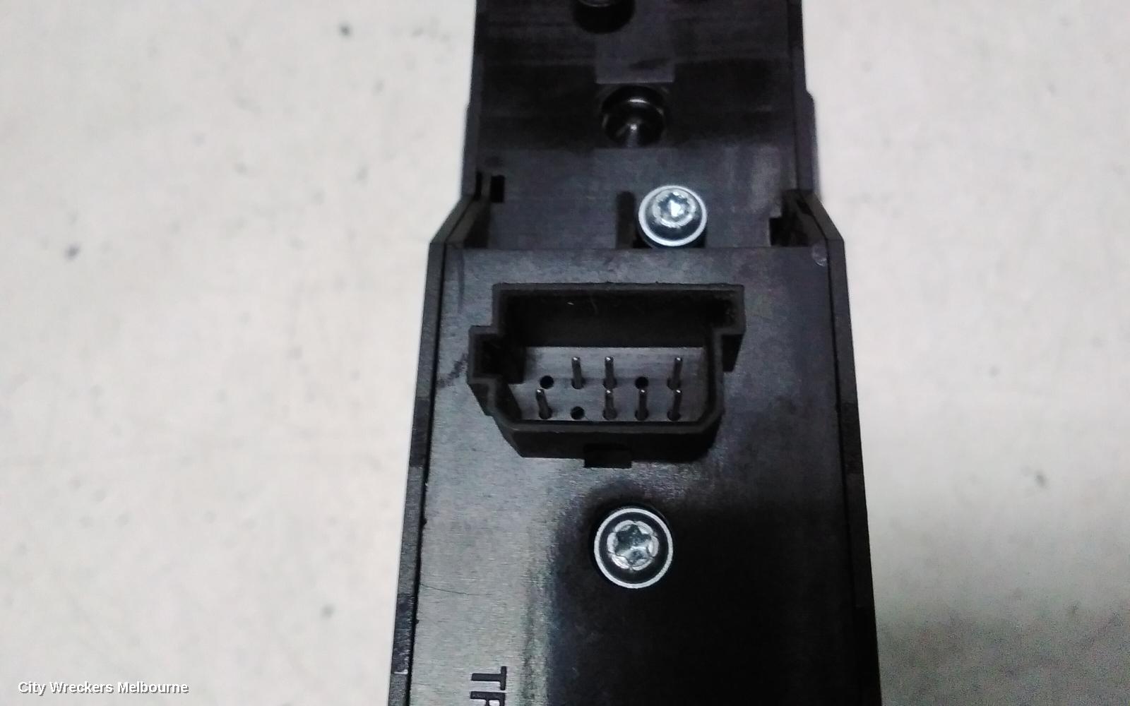 MERCEDES VITO PWR DR WIND SWITCH, RH FRONT (MASTER SWITCH), 639, 04/2004 - 02/2015