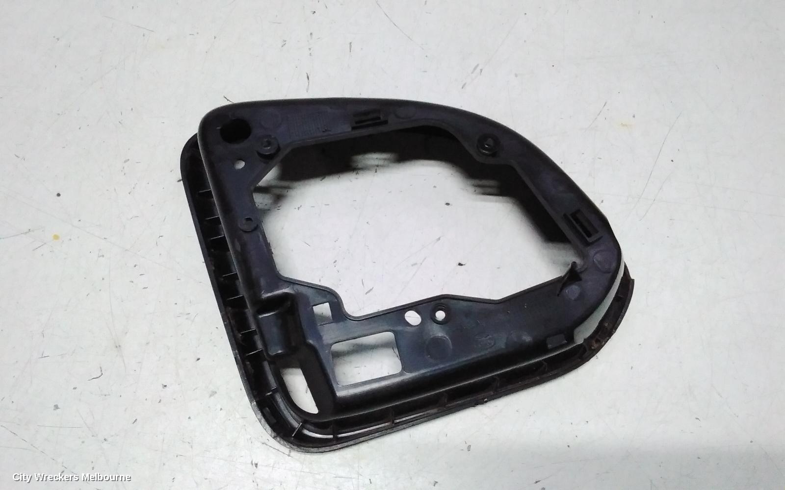 LDV G10 LEFT DOOR MIRROR, SV7A, W/ MANUAL FOLD, NON CAMERA TYPE, COLOUR CODED, WAGON, 04/2015 - 08/2022