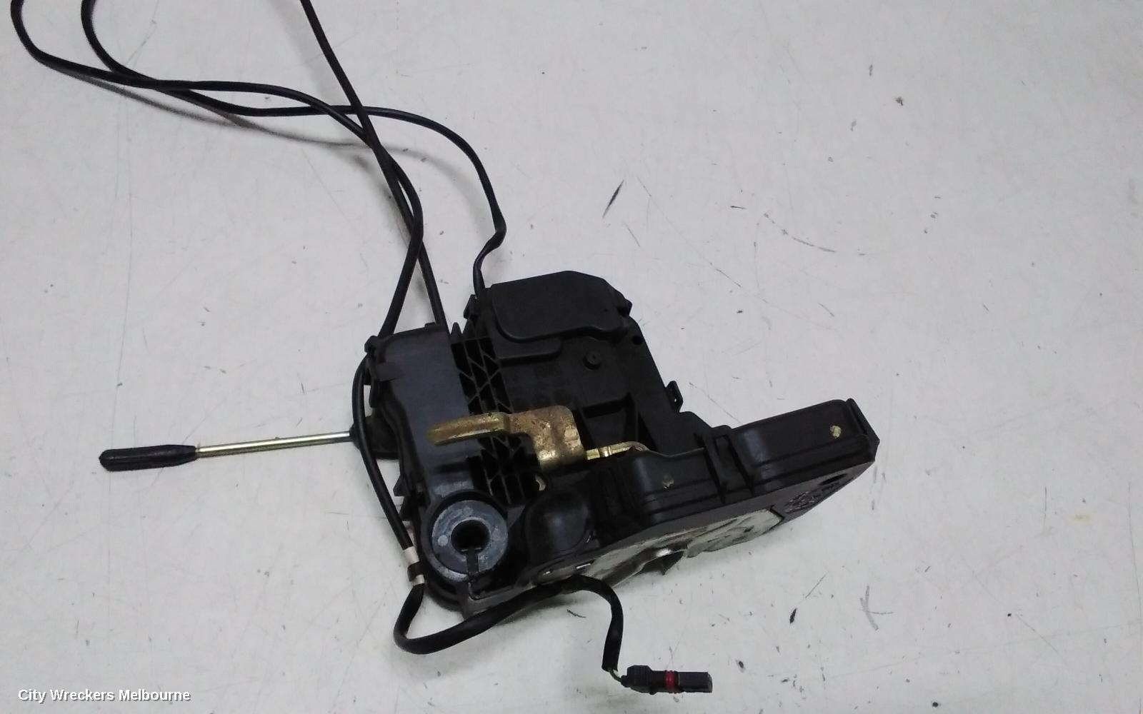MERCEDES C CLASS DOOR/BOOT/GATE LOCK, RIGHT FRONT DOOR LOCK, W203/S203, SEDAN/WAGON, 11/2000 - 06/2007