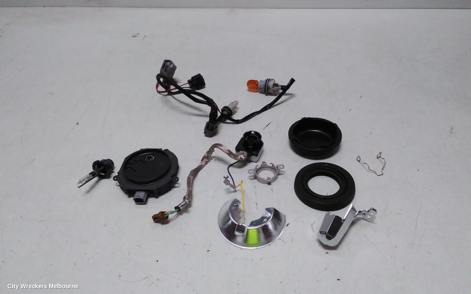 SUBARU FORESTER RIGHT HEADLAMP, SH, XENON TYPE, XT, 02/2008 - 12/2012