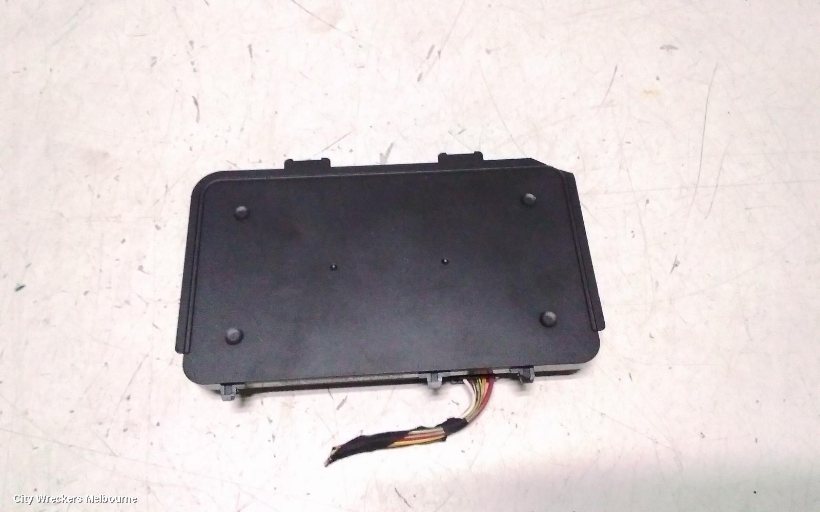 VOLKSWAGEN POLO, AW, 09/2017 ONWARDS, WAIRLESS CHARGER : 143533