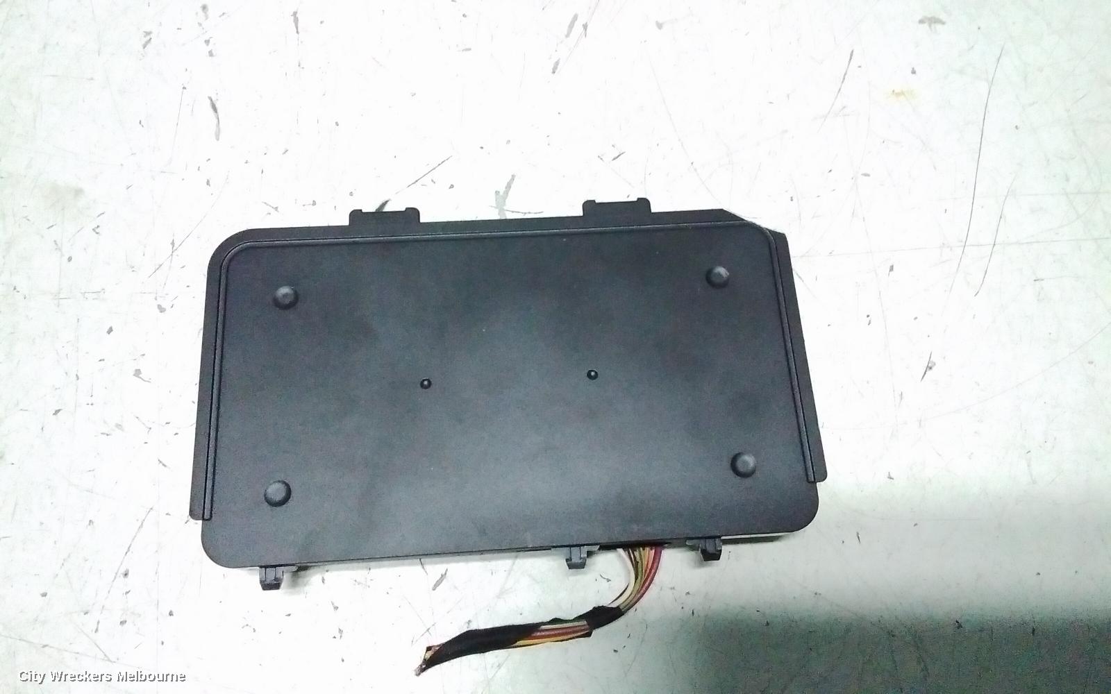 VOLKSWAGEN POLO, AW, 09/2017 ONWARDS, WAIRLESS CHARGER : 143533