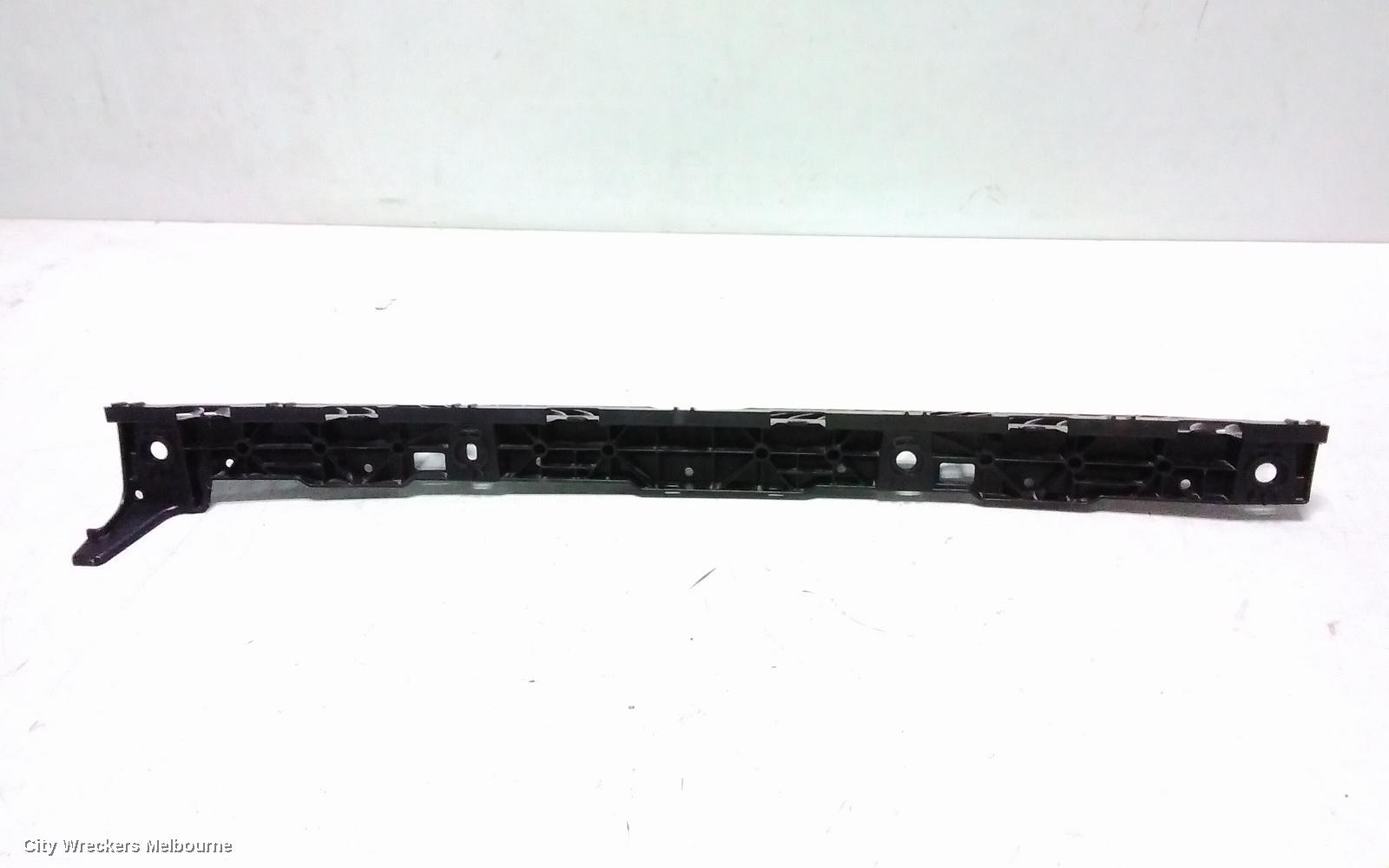 VOLKSWAGEN POLO, AW, 09/2017 ONWARDS, CENTER REAR BAR BRAKET: 143534