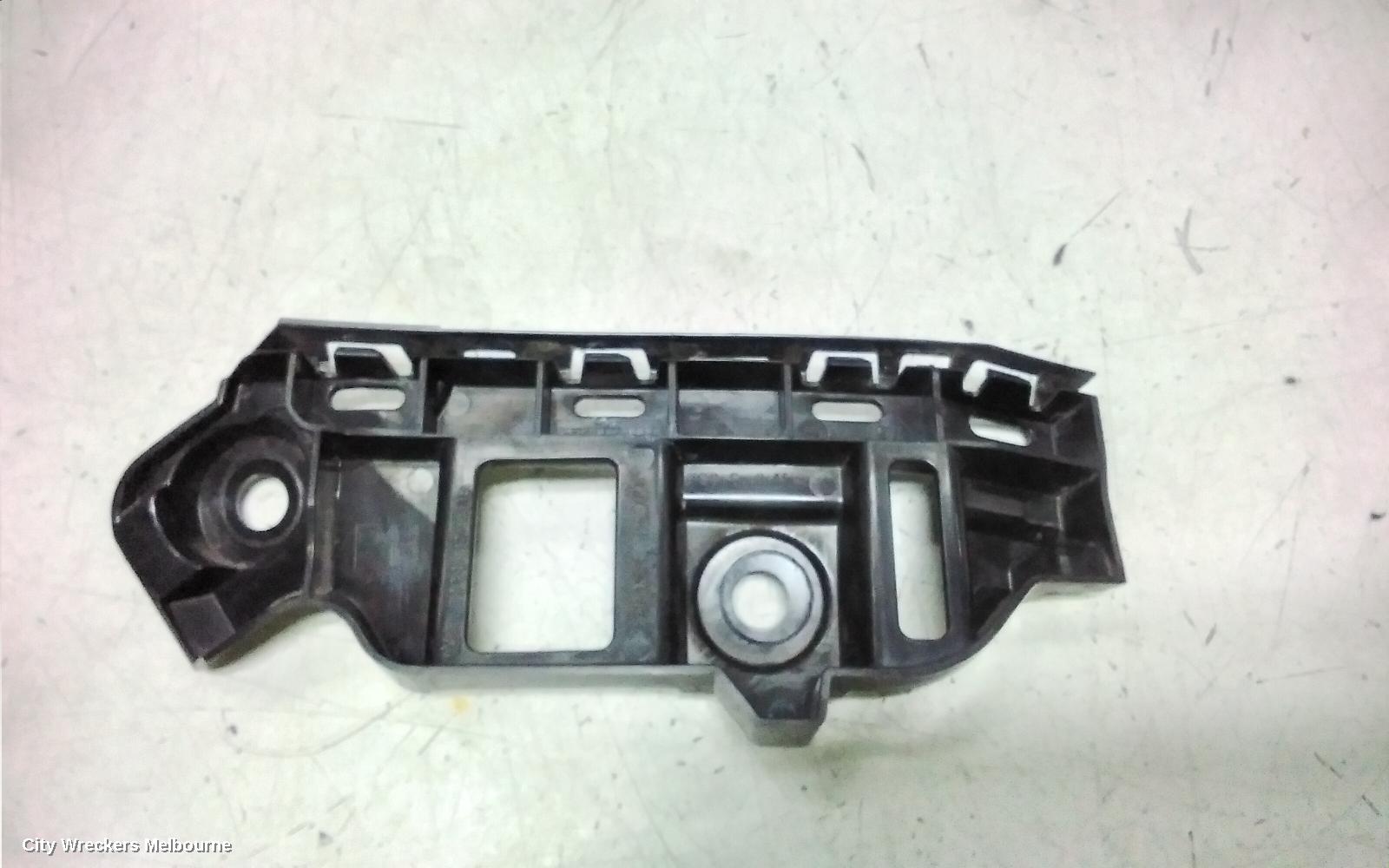 VOLKSWAGEN POLO, AW, 09/2017 ONWARDS, RHR BAR BRAKET: 143535