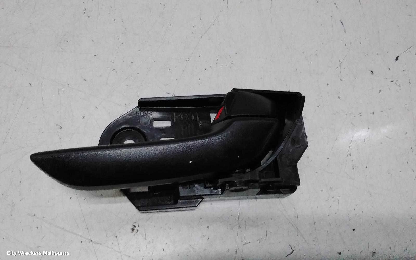 ISUZU DMAX DOOR HANDLE, RH FRONT, INNER, BLACK, RG, 07/2020 ONWARDS