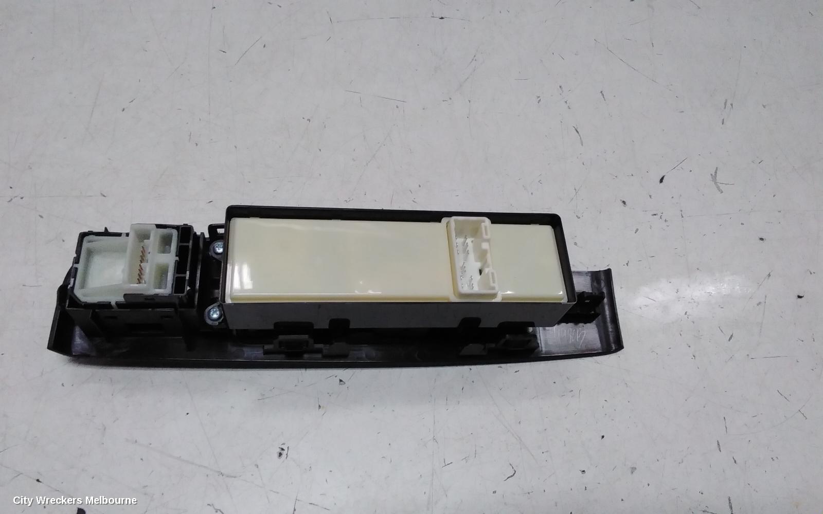 ISUZU DMAX PWR DR WIND SWITCH, RH FRONT (MASTER SWITCH), 2 DOOR, RG, 07/2020 ONWARDS