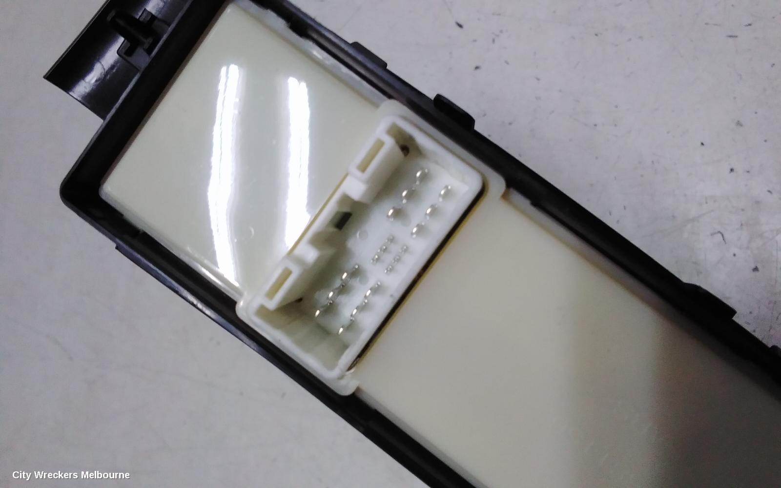 ISUZU DMAX PWR DR WIND SWITCH, RH FRONT (MASTER SWITCH), 2 DOOR, RG, 07/2020 ONWARDS