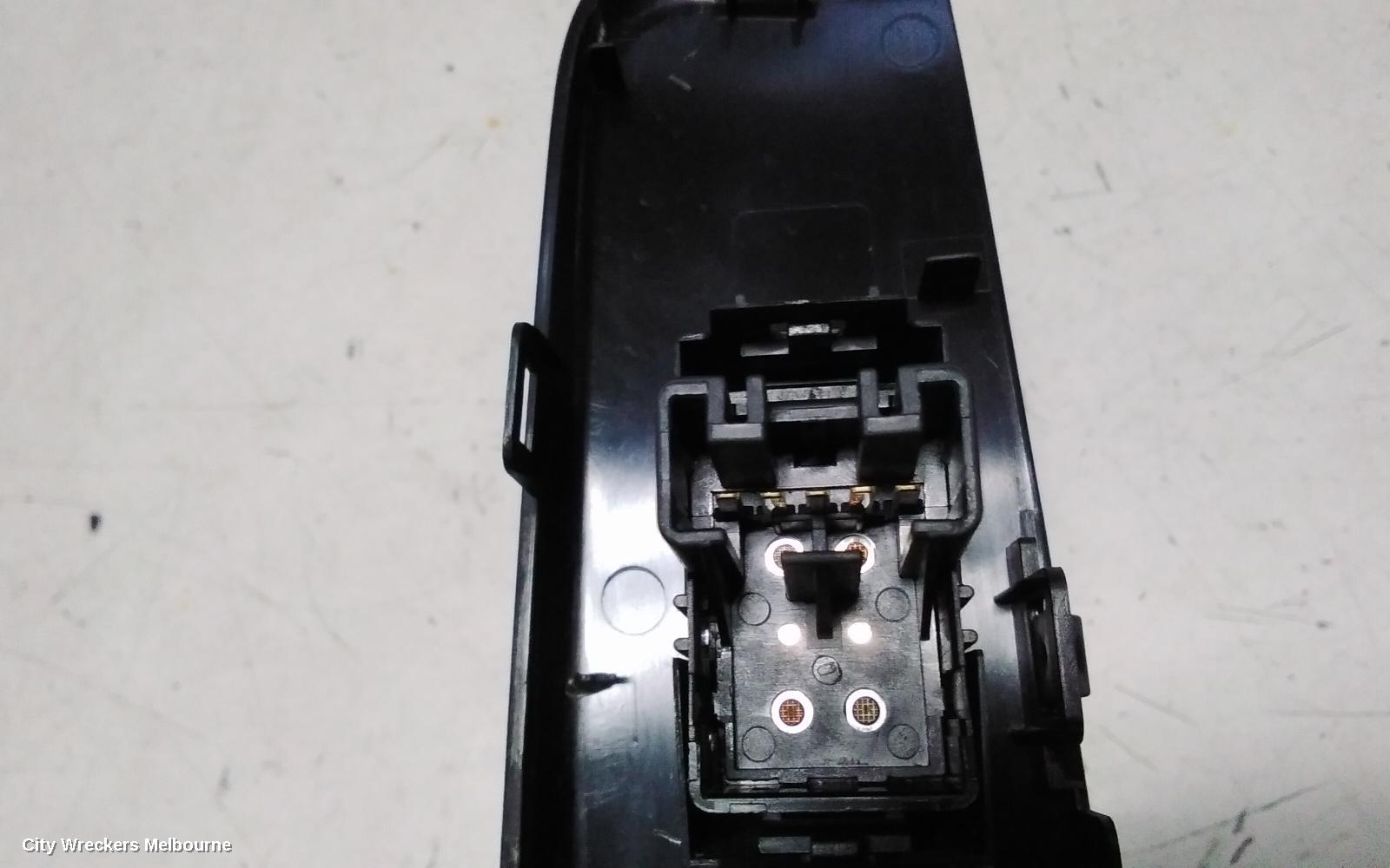 ISUZU DMAX PWR DR WIND SWITCH, LH FRONT, RG, 07/2020 ONWARDS