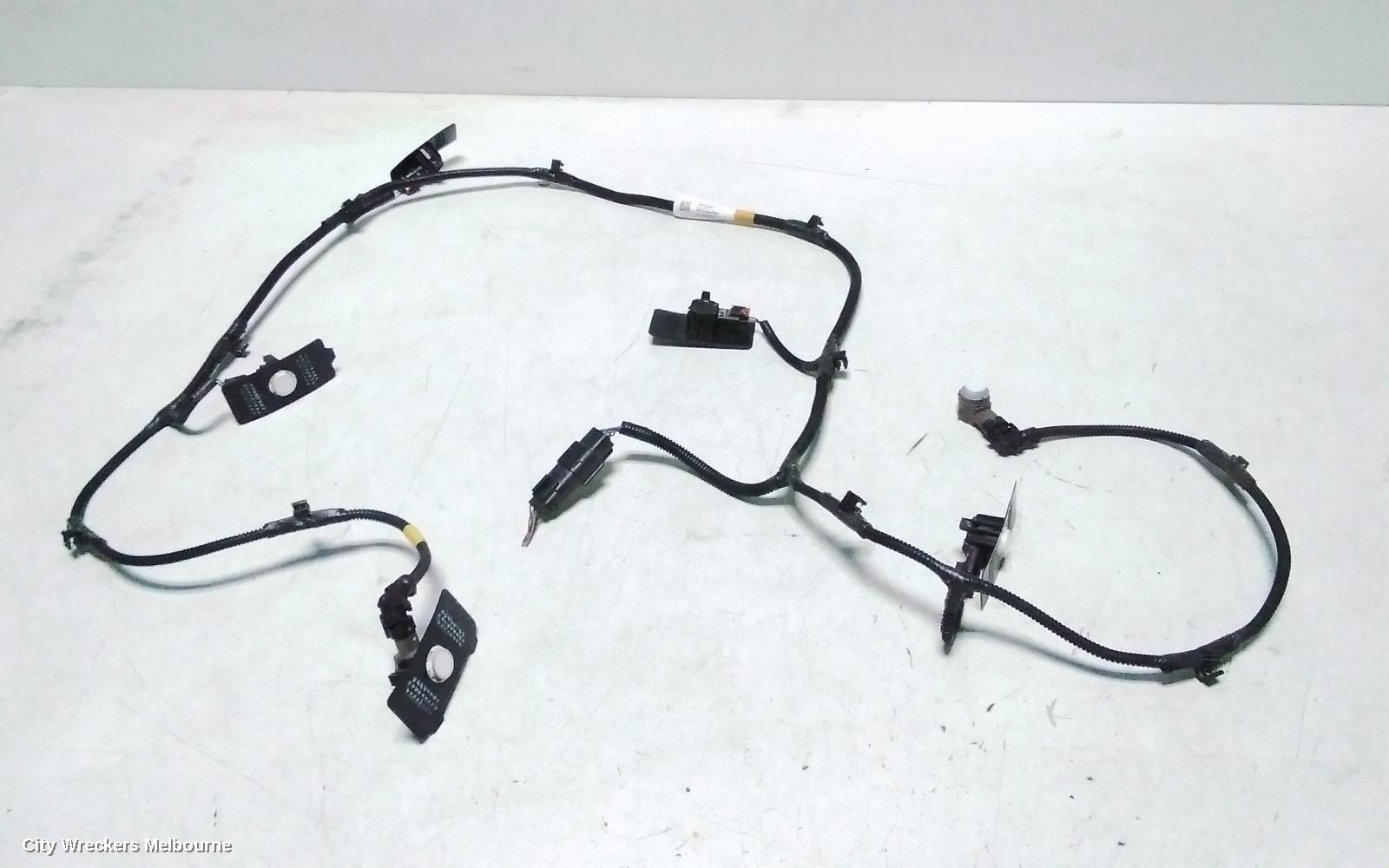 TESLA MODEL Y, 1ST GEN, 03/2022 ONWARDS, REAR BAR PARKING SENSORS  6: 143629