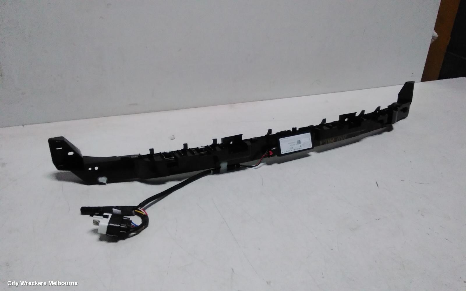 TESLA MODEL Y, 1ST GEN, 03/2022 ONWARDS, REAR BAR CENTRE BRAKET: 143630