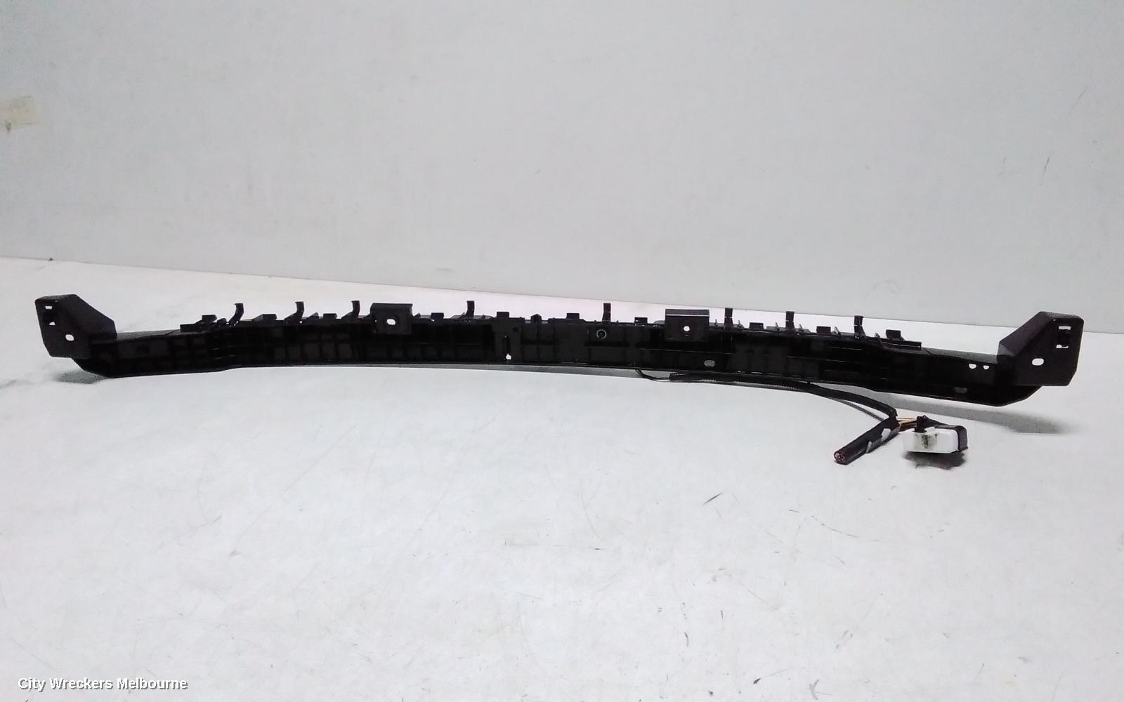 TESLA MODEL Y, 1ST GEN, 03/2022 ONWARDS, REAR BAR CENTRE BRAKET: 143630